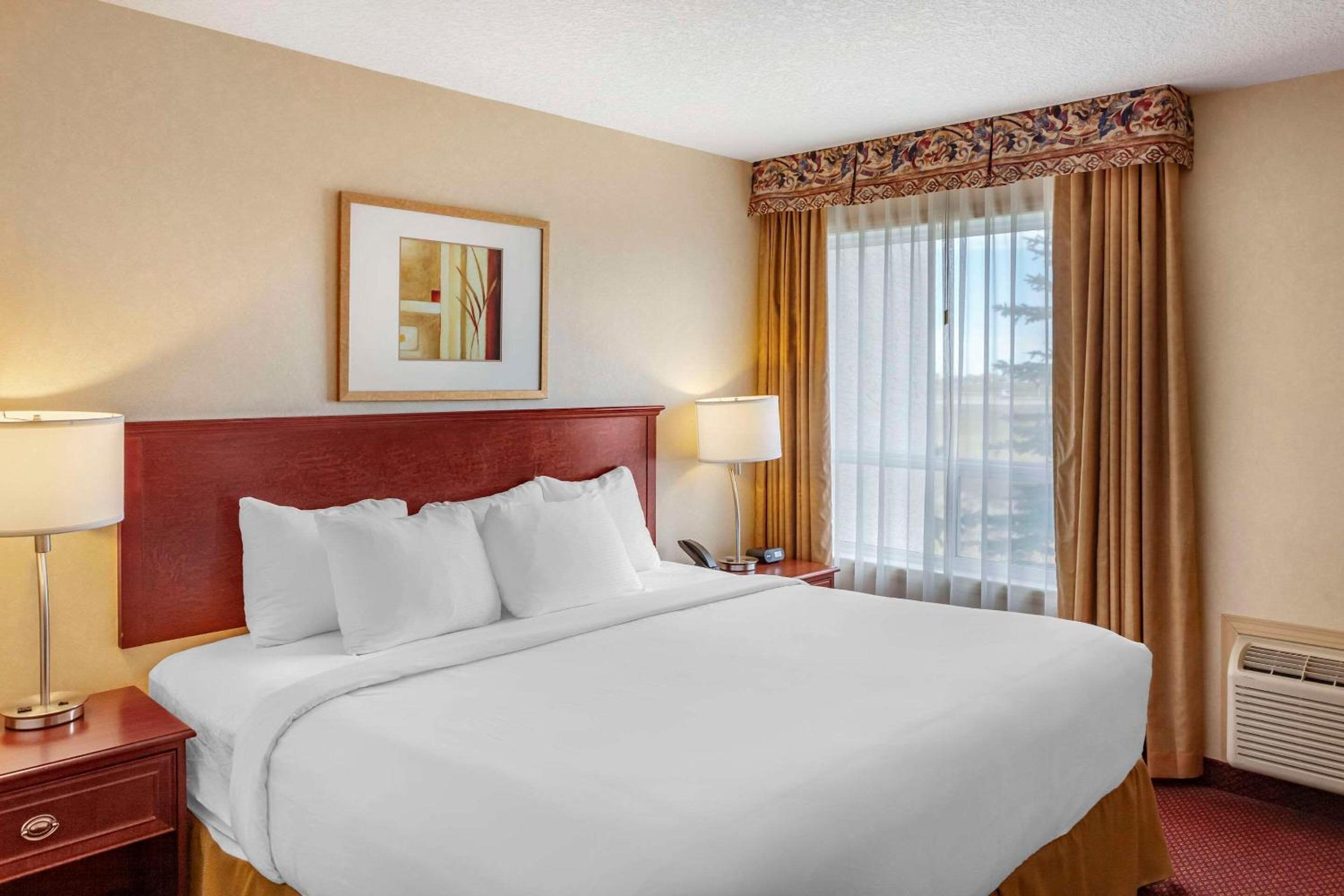 Leduc Vacations - Quality Inn  Suites Edmonton International Airport - Property Image 3