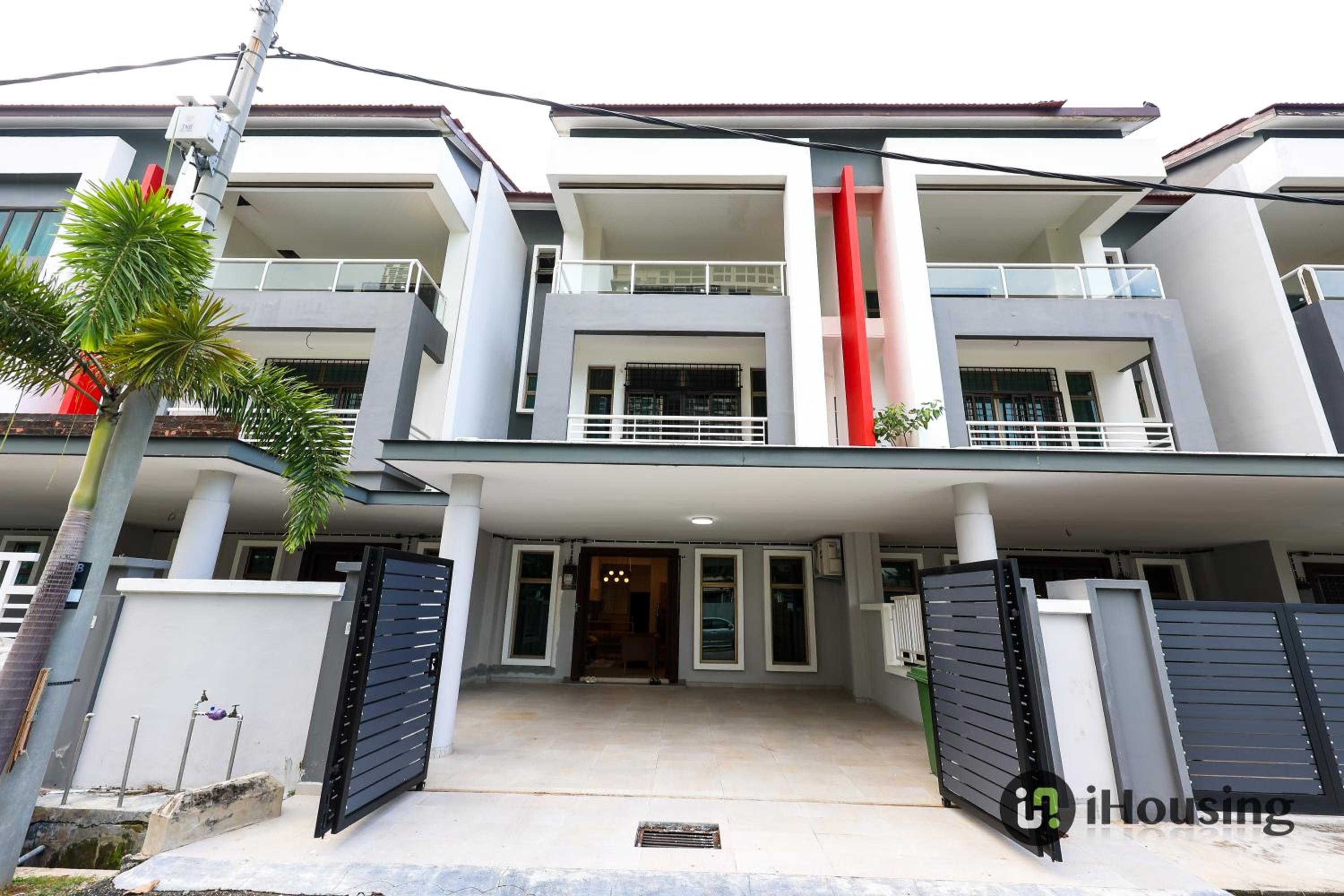 CozyCrest & Spacious 4BR Landed House @KotaSyahbandar I Housing photo 6