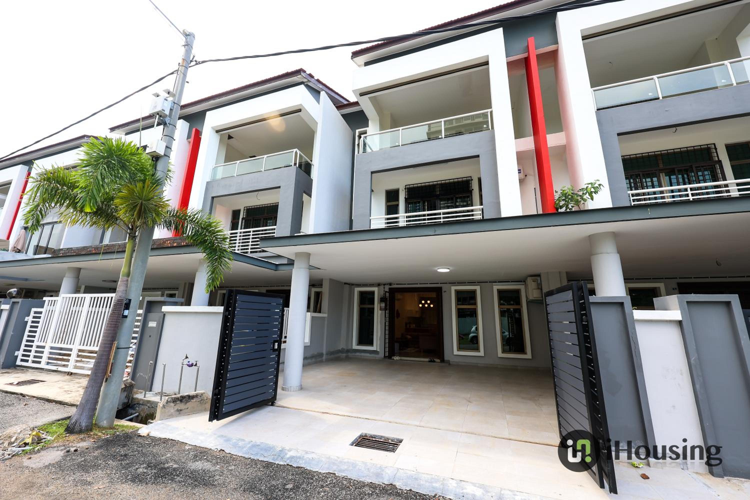 CozyCrest & Spacious 4BR Landed House @KotaSyahbandar I Housing photo 7