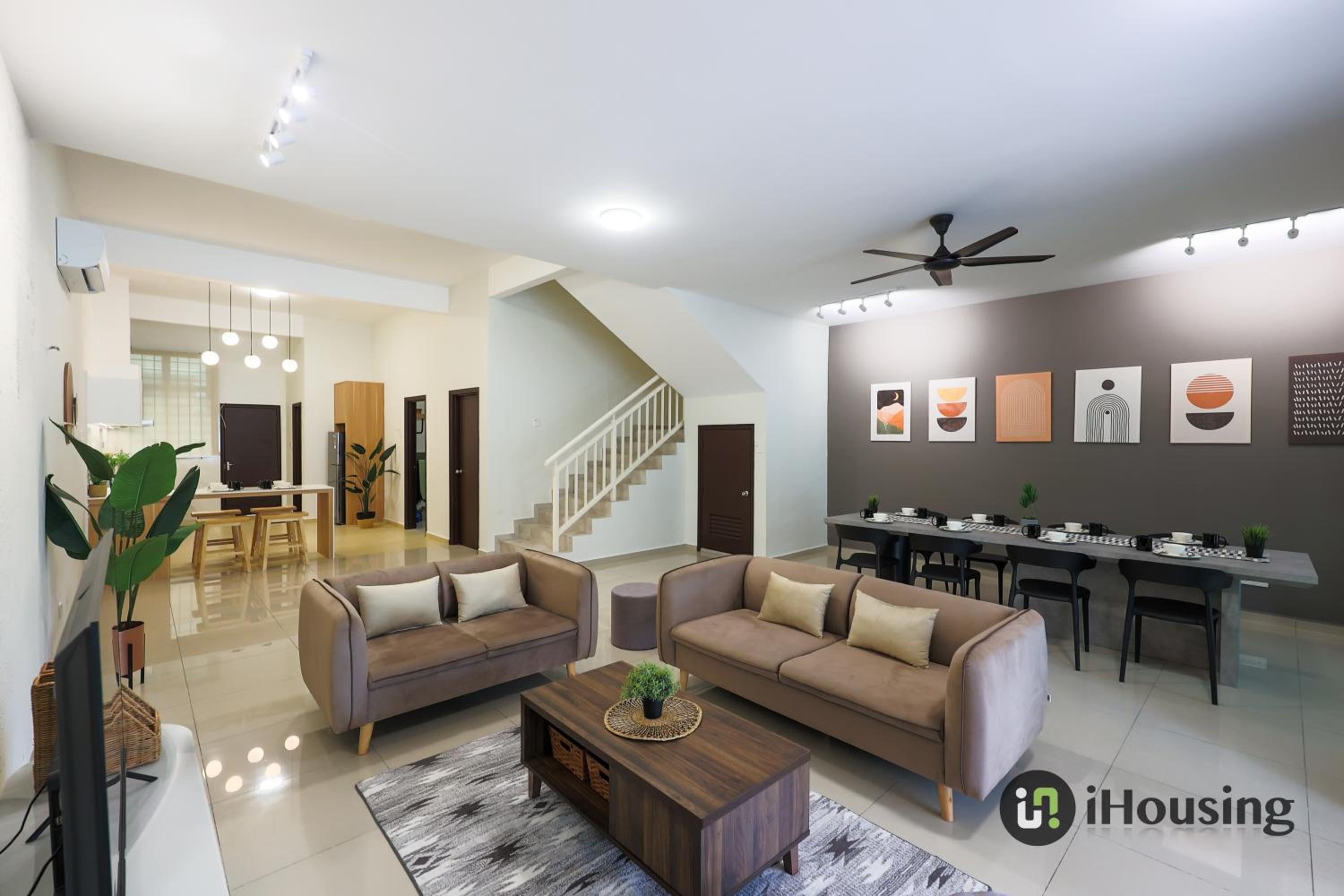 CozyCrest & Spacious 4BR Landed House @KotaSyahbandar I Housing photo 3