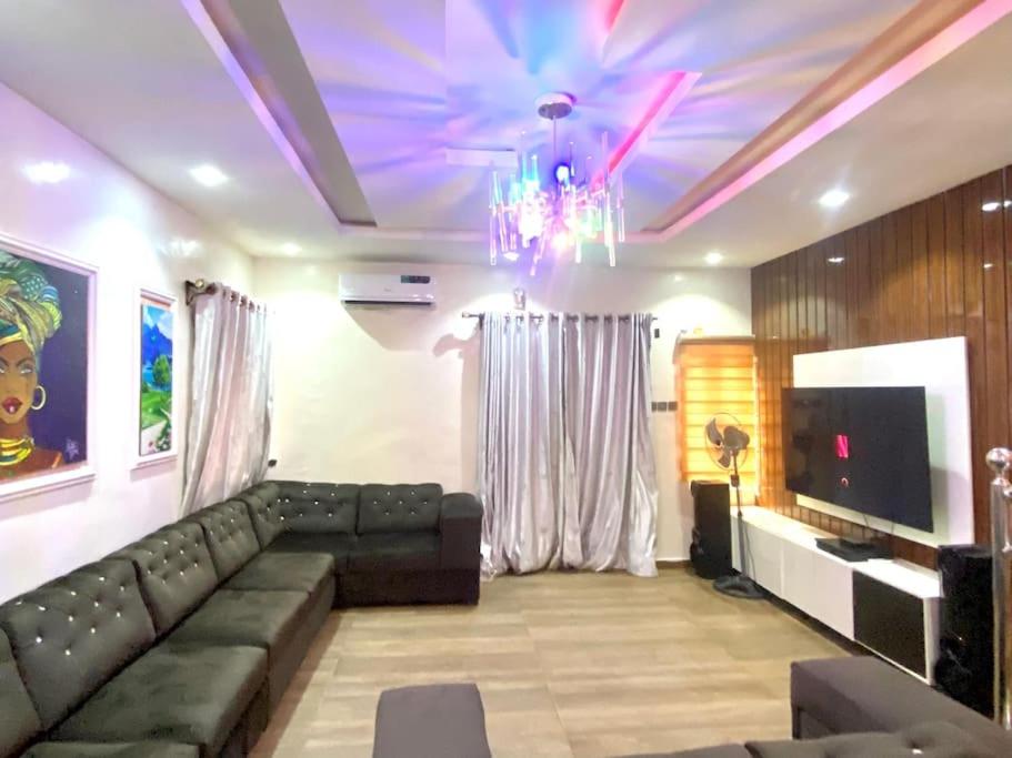 Supreme 3-BED-Duplex With 24HRS PWR & FREE Wi-Fi view 2