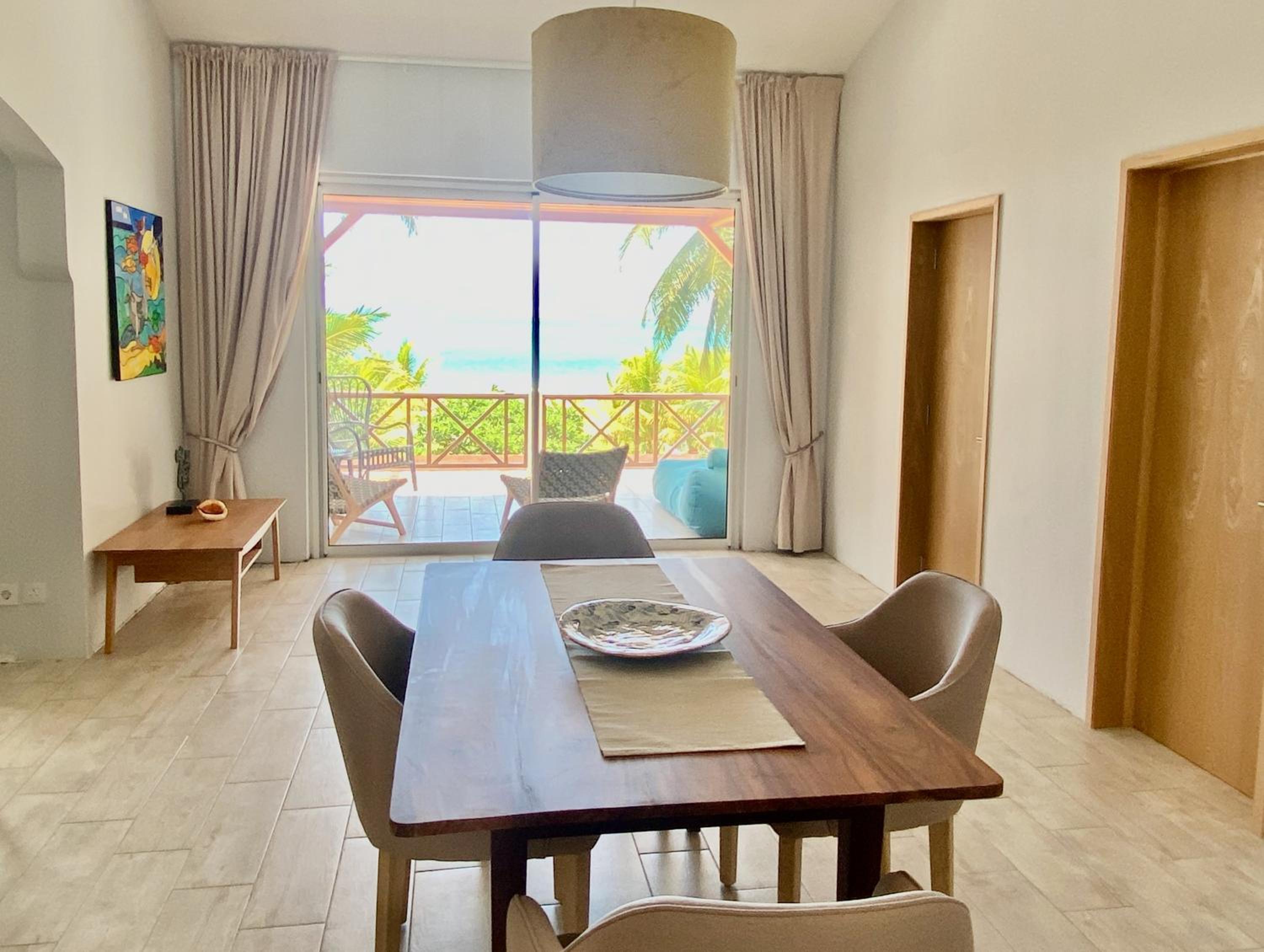 Beachfront Villa Miramar photo 5