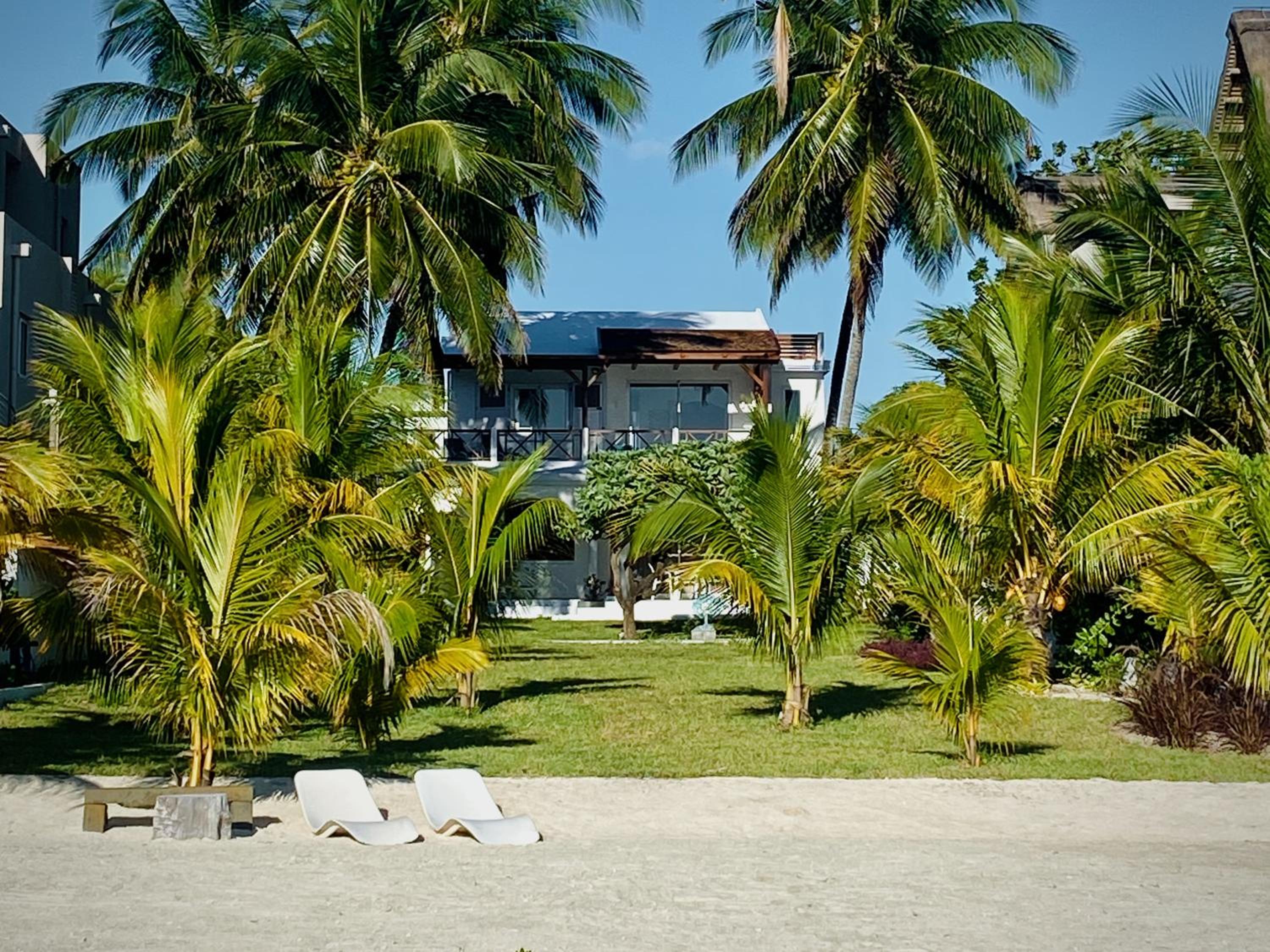 Beachfront Villa Miramar, photo 25