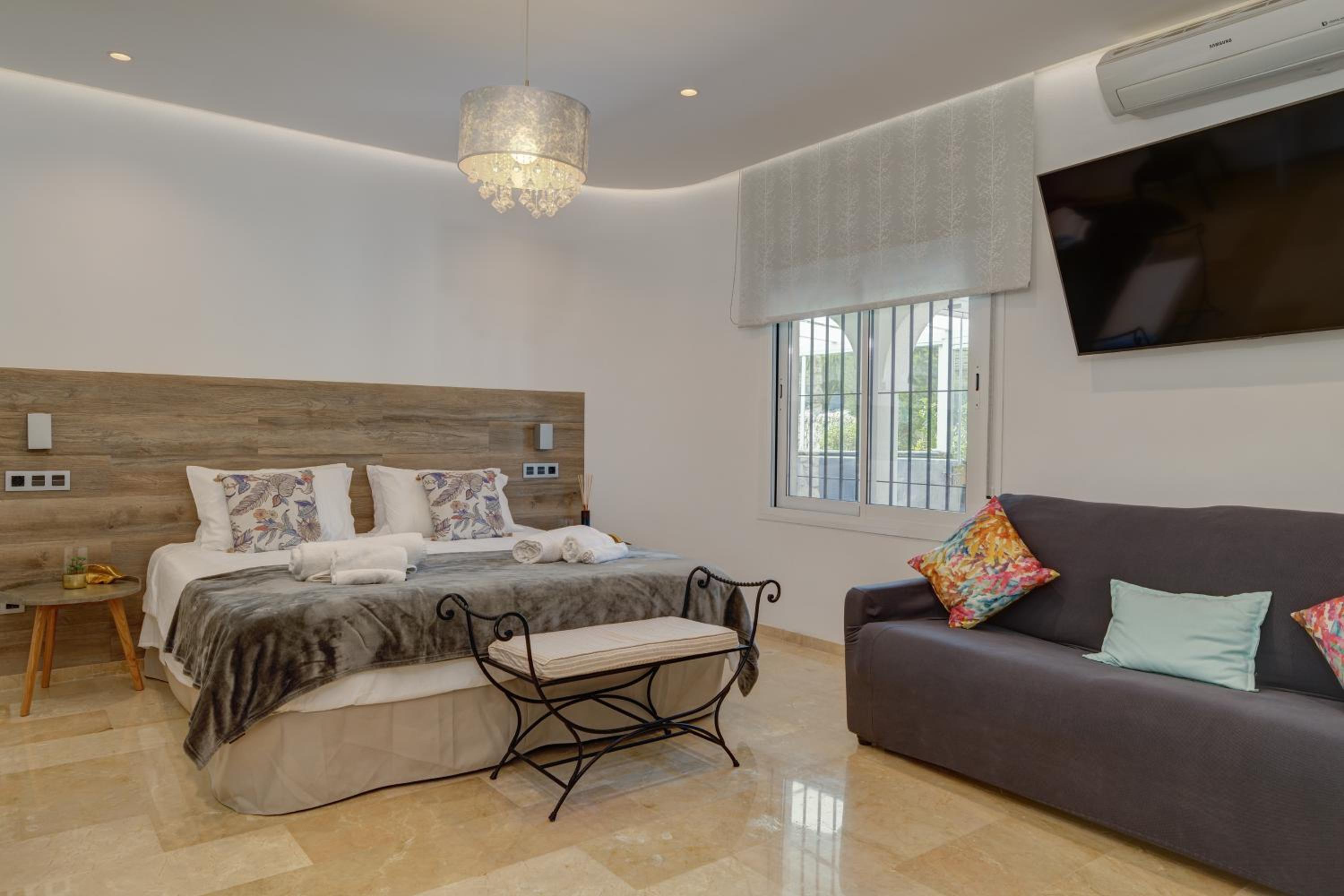 Villa Vista Verde Mijas Golf - Luxury with Optional heated pool & jacuzzi