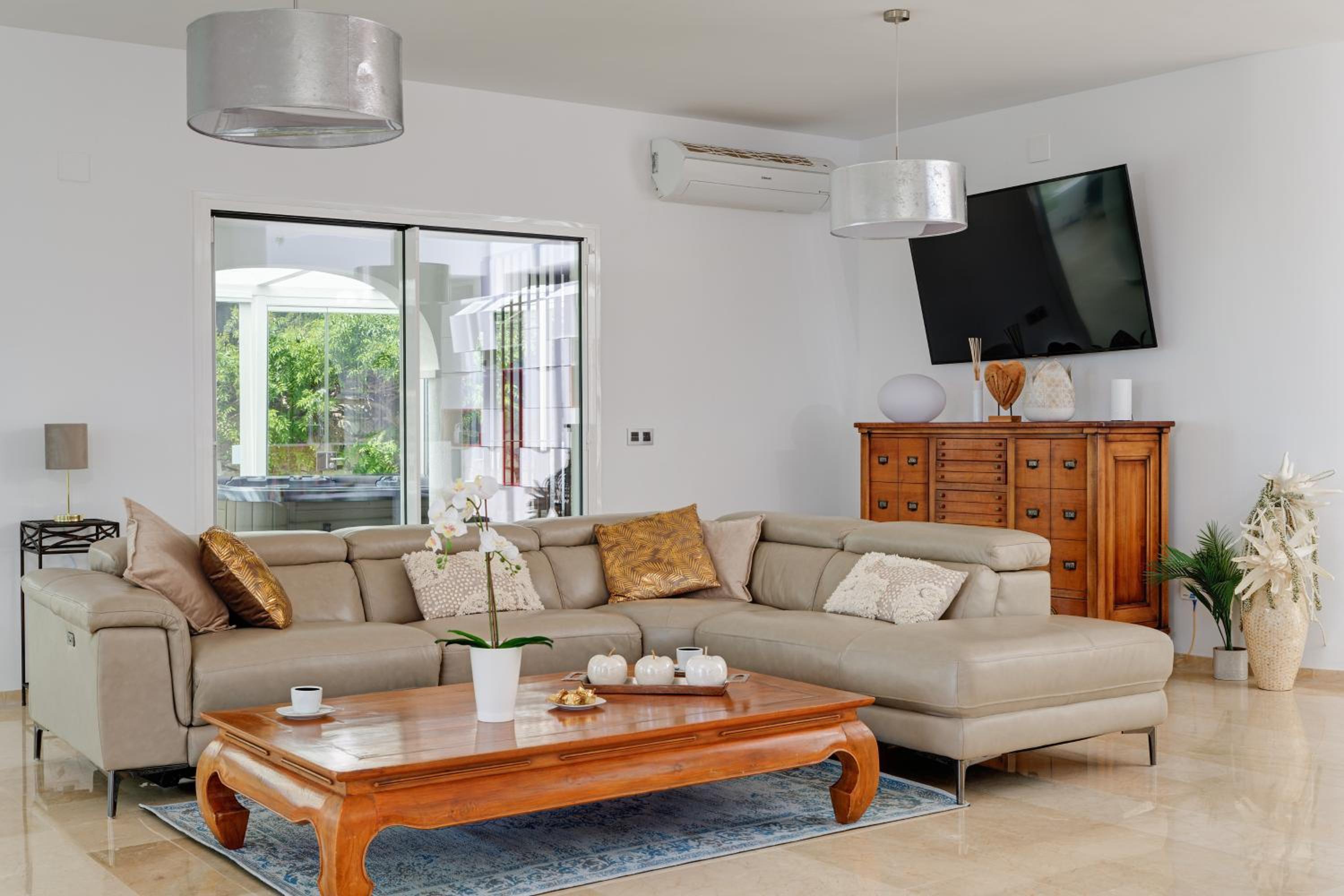 Villa Vista Verde Mijas Golf - Luxury with Optional heated pool & jacuzzi