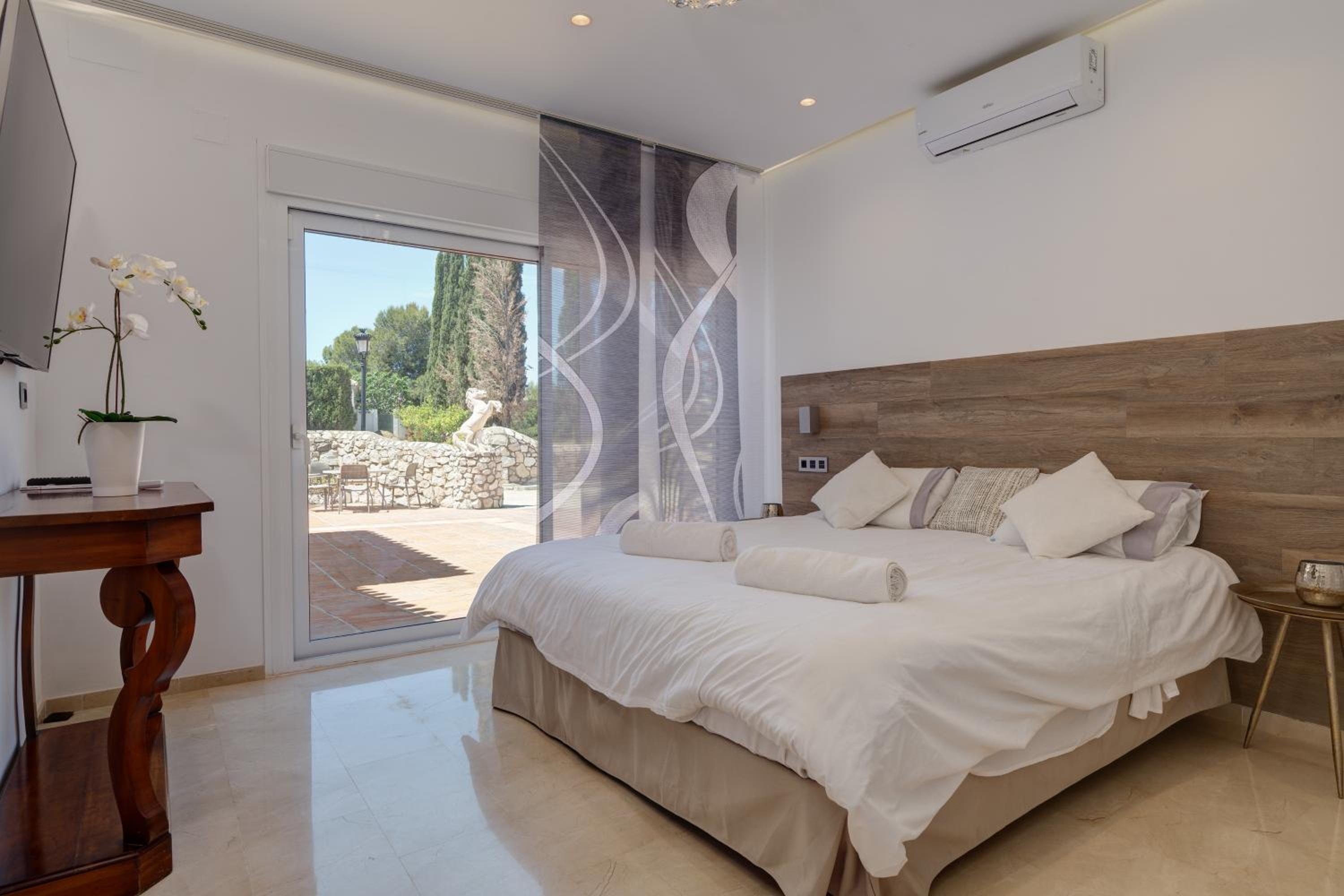 Villa Vista Verde Mijas Golf - Luxury with Optional heated pool & jacuzzi