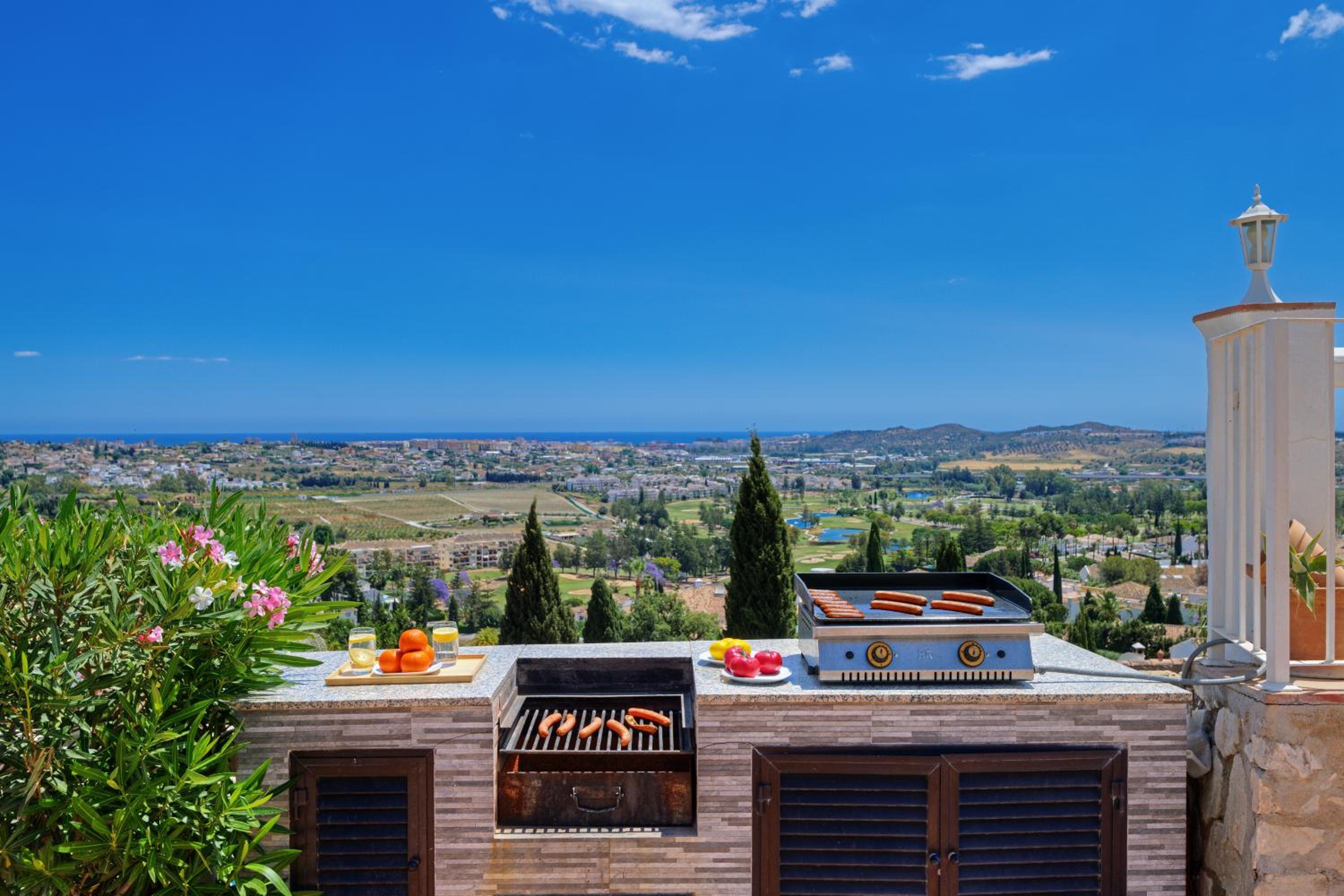 Villa Vista Verde Mijas Golf - Luxury with Optional heated pool & jacuzzi