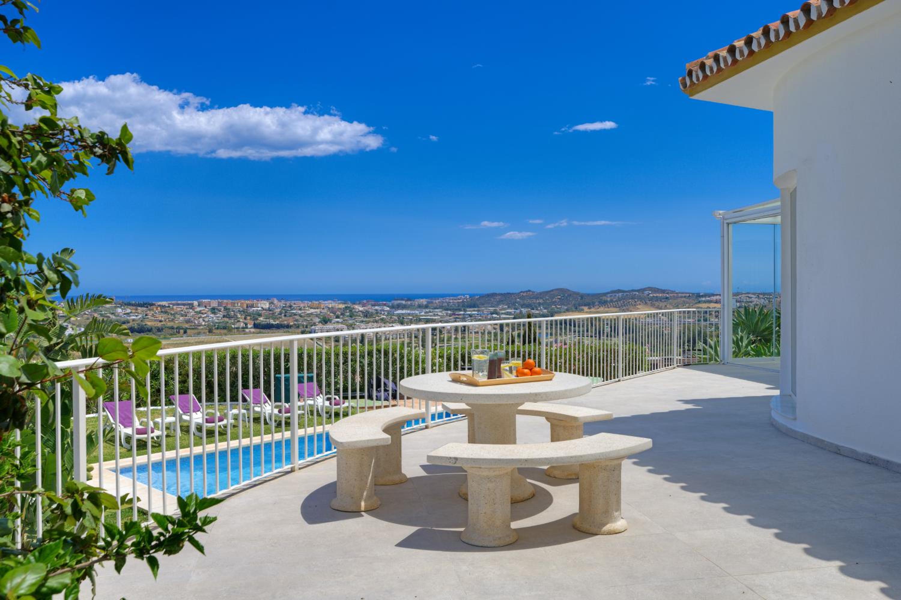 Villa Vista Verde Mijas Golf - Luxury with Optional heated pool & jacuzzi