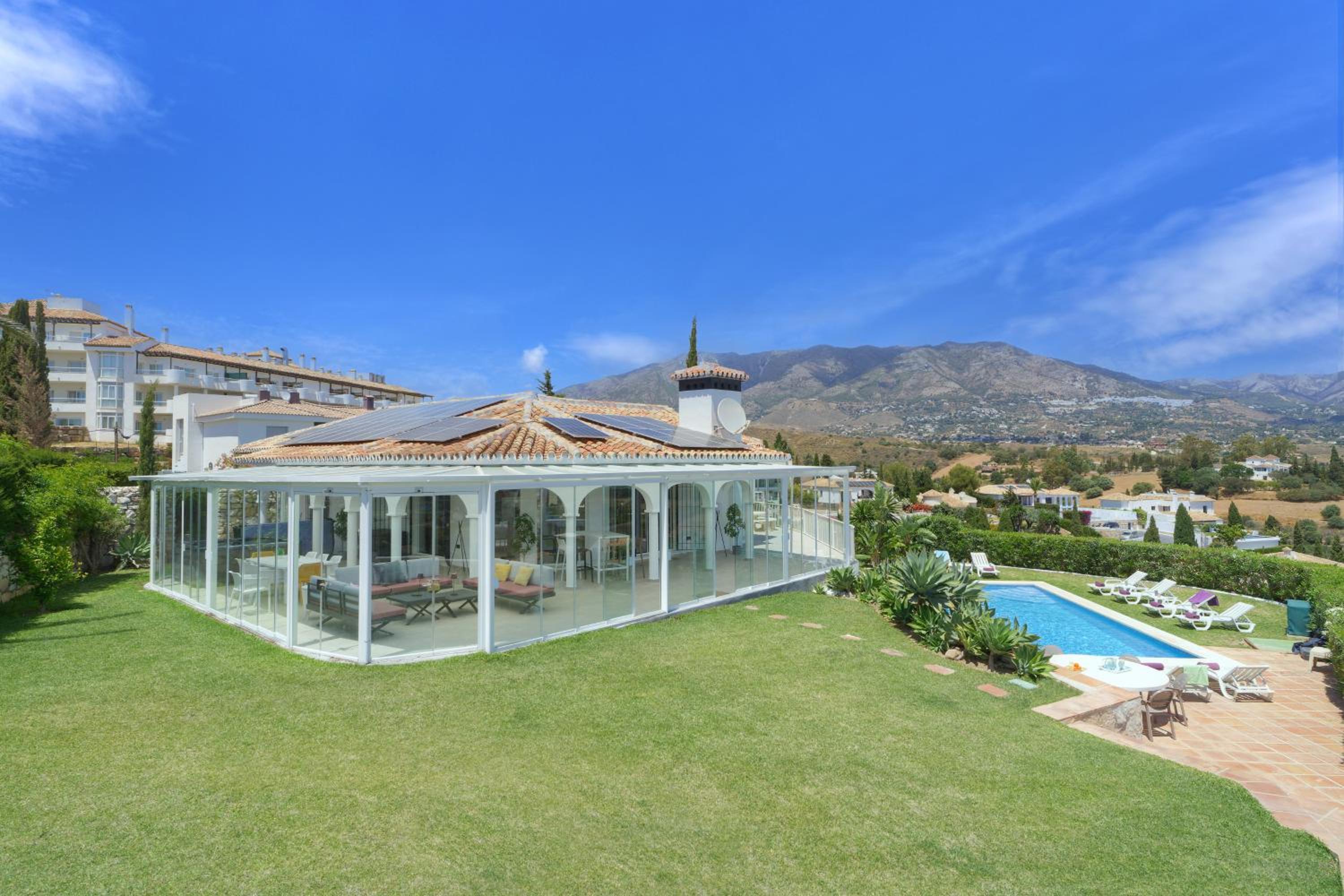 Villa Vista Verde Mijas Golf - Luxury with Optional heated pool & jacuzzi