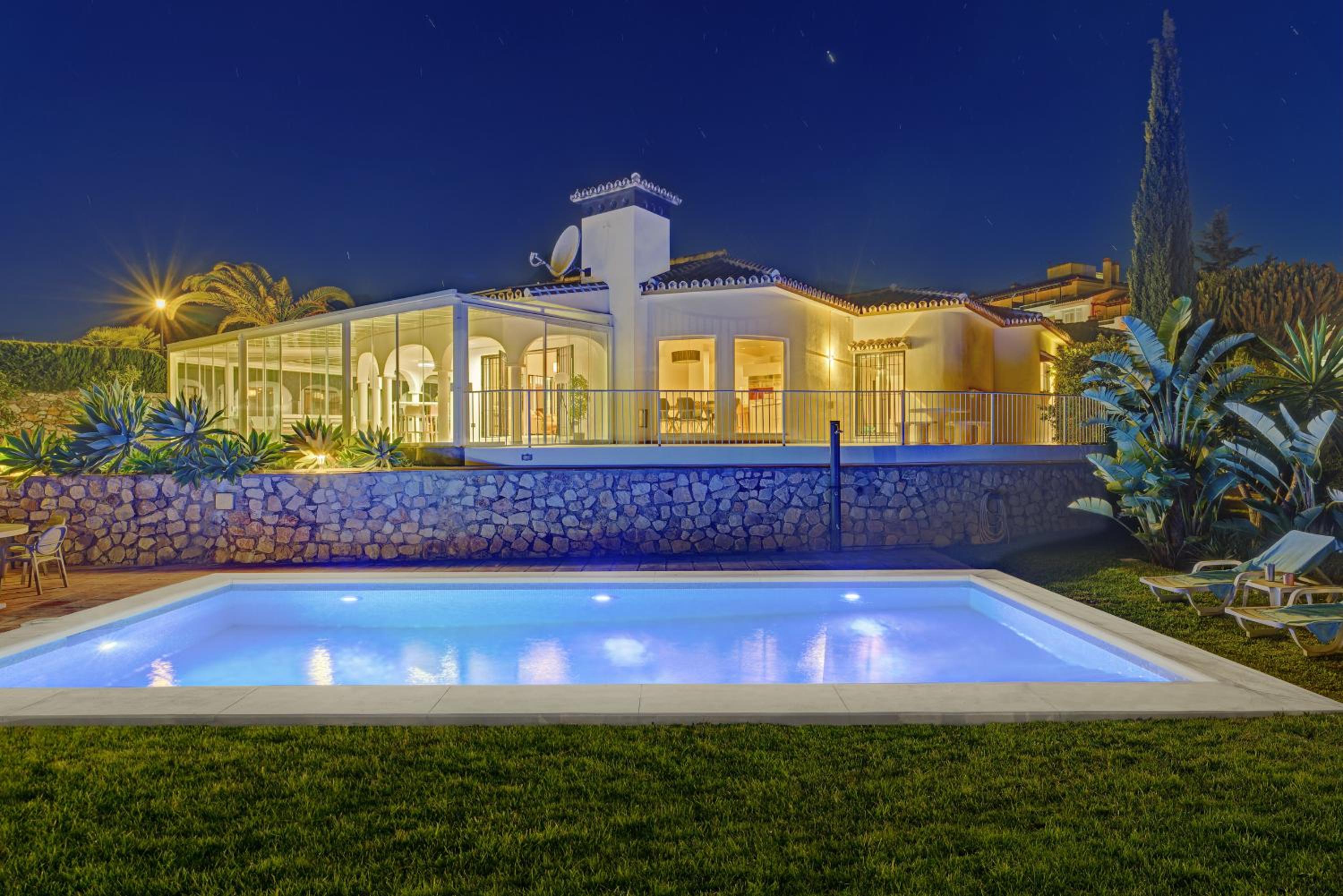 Villa Vista Verde Mijas Golf - Luxury with Optional heated pool & jacuzzi
