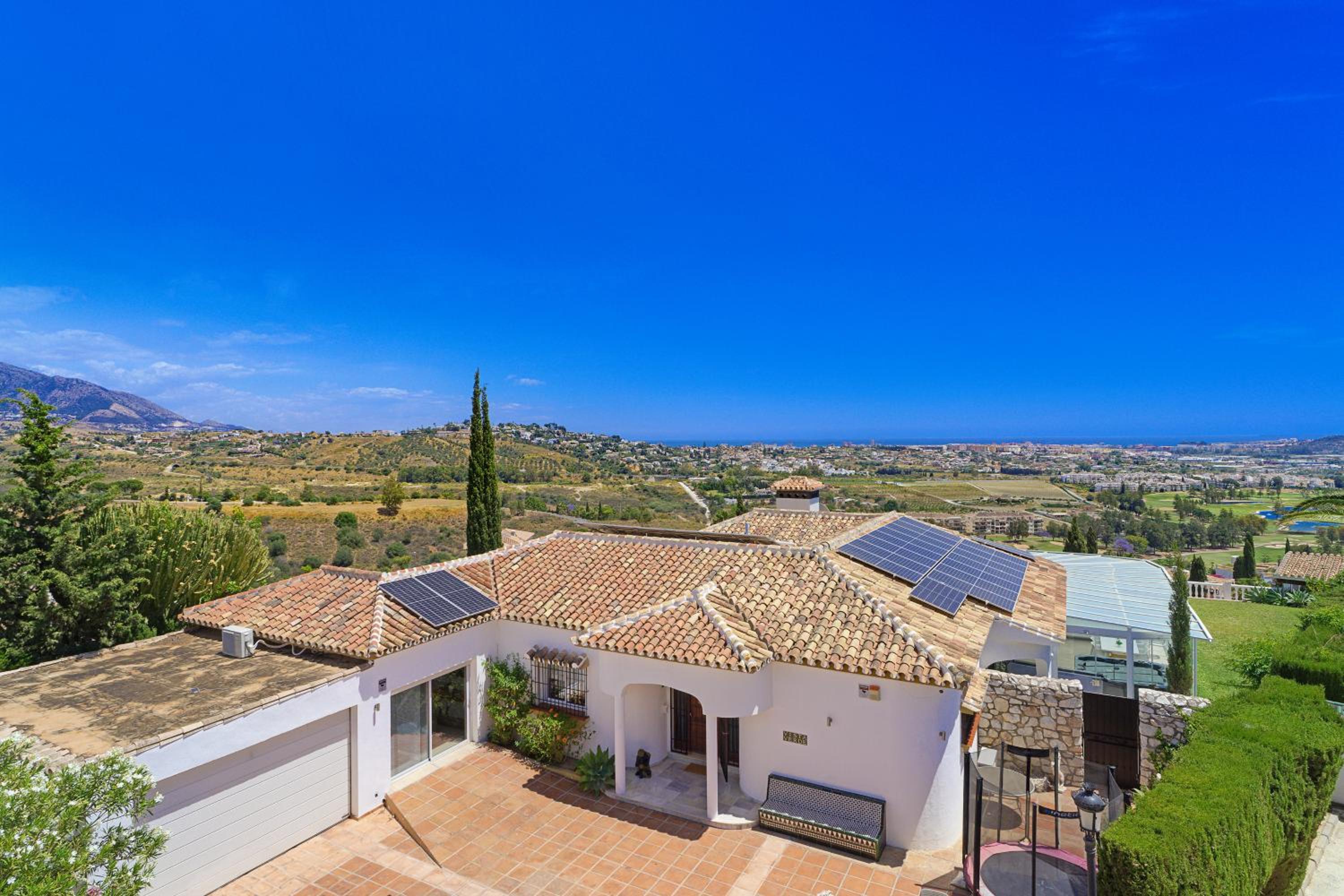 Villa Vista Verde Mijas Golf - Luxury with Optional heated pool & jacuzzi