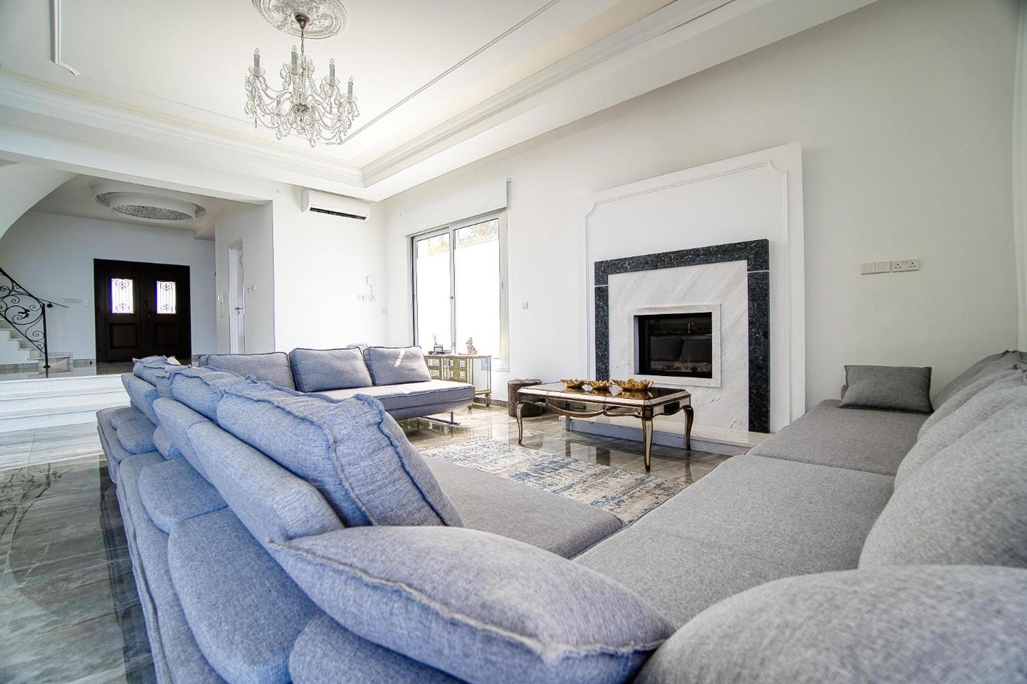 Luxury Seafront Prestige Villa 1