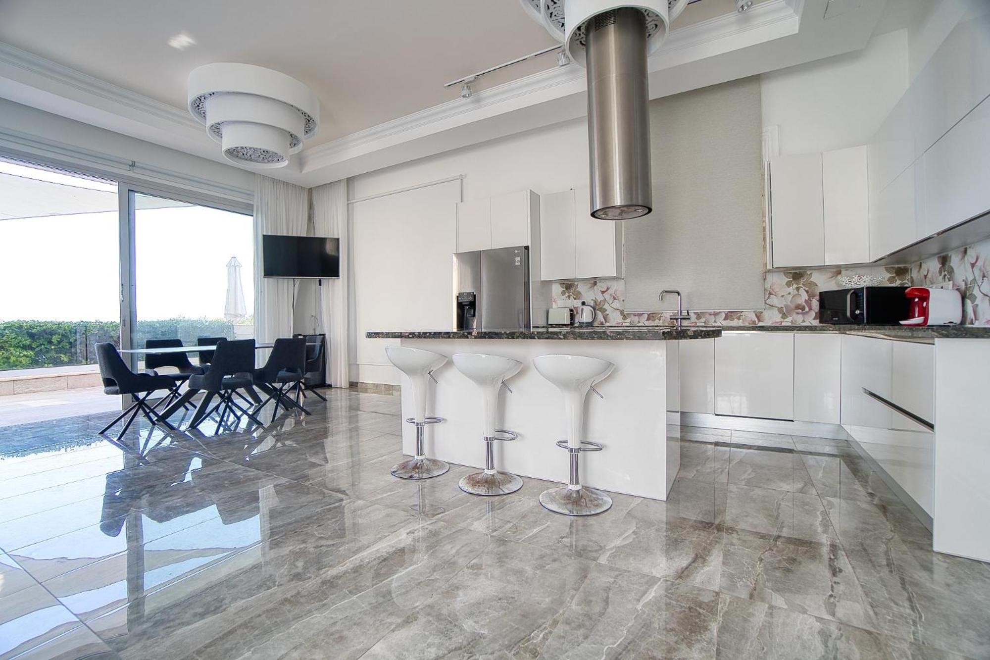 Luxury Seafront Prestige Villa 1