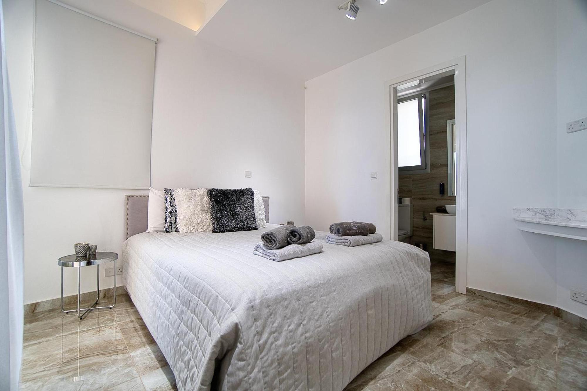 Luxury Seafront Prestige Villa 1