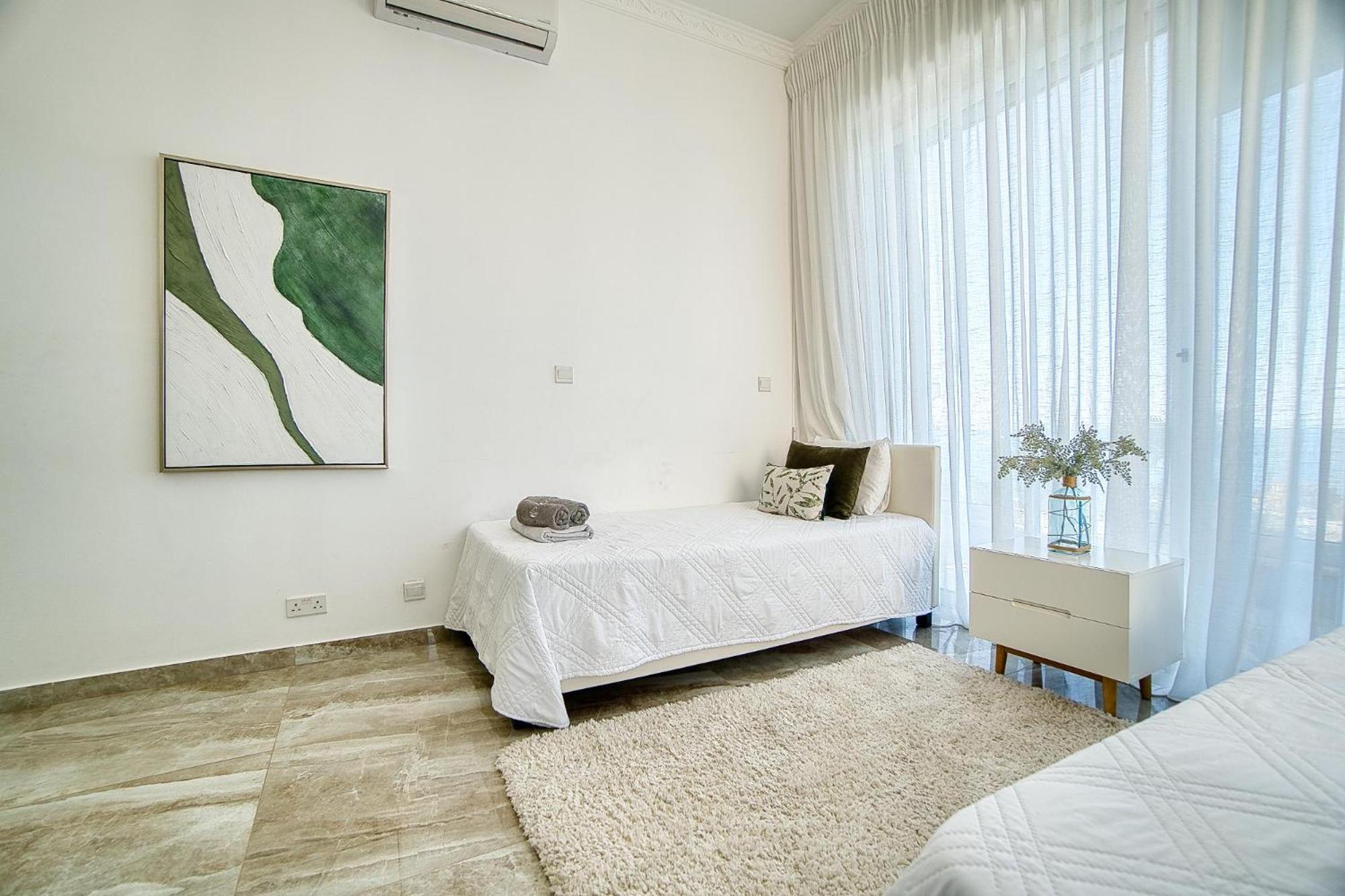 Luxury Seafront Prestige Villa 1