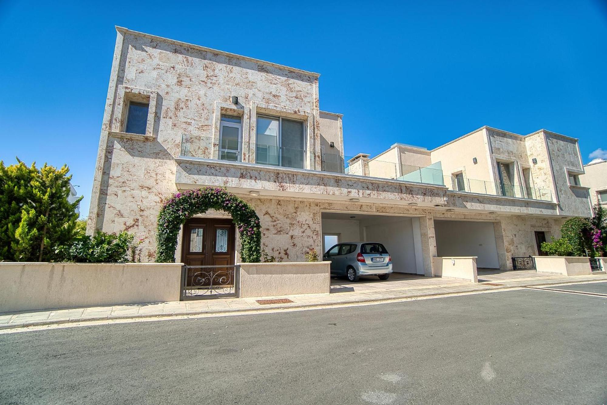 Luxury Seafront Prestige Villa 1