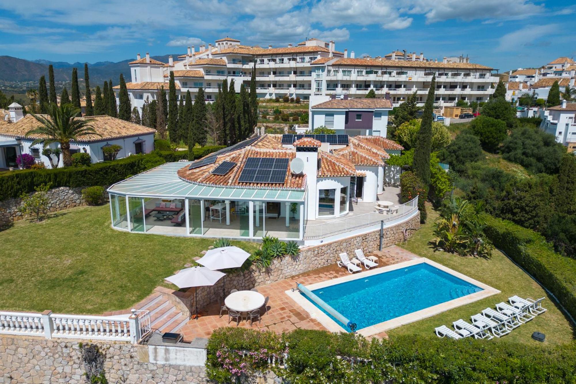 Villa Vista Verde Mijas Golf - Luxury with Optional heated pool & jacuzzi