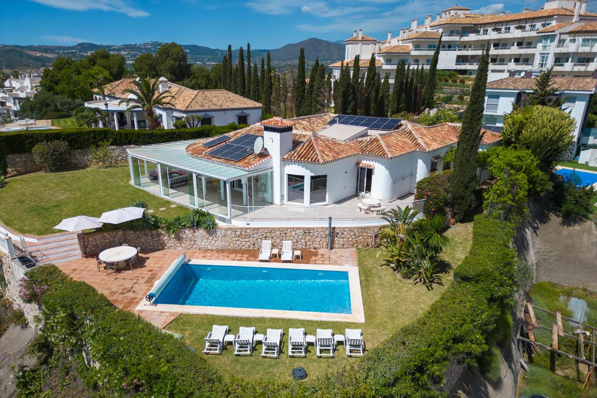 Villa Vista Verde Mijas Golf - Luxury with Optional heated pool & jacuzzi