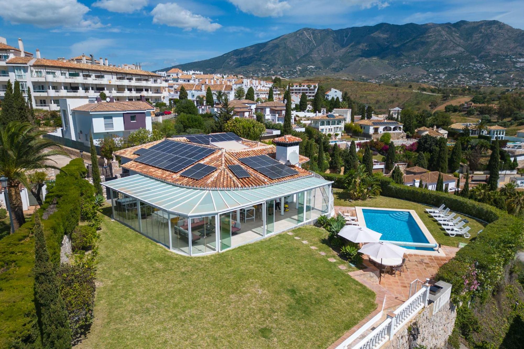Villa Vista Verde Mijas Golf - Luxury with Optional heated pool & jacuzzi