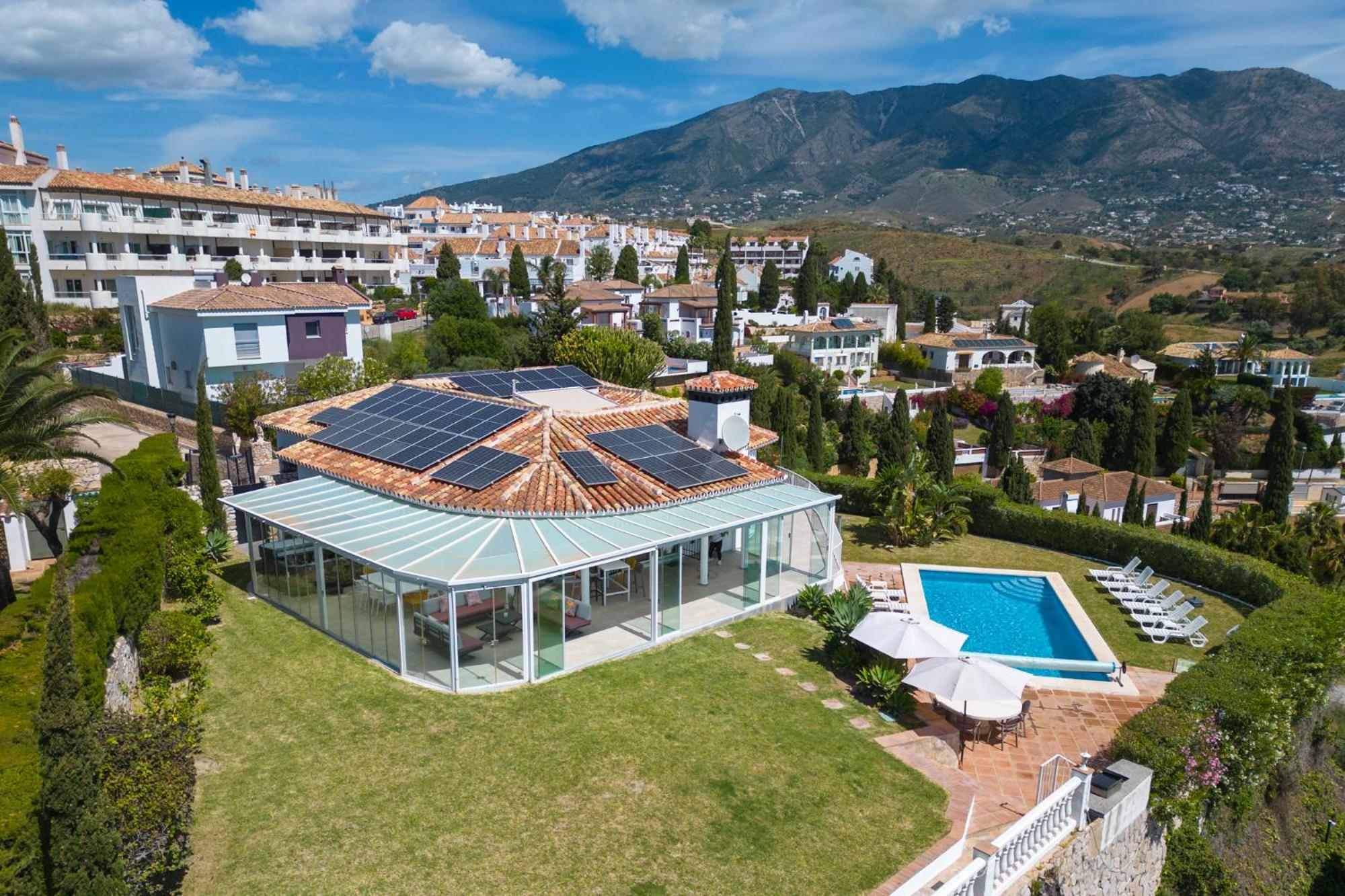 Villa Vista Verde Mijas Golf - Luxury with Optional heated pool & jacuzzi