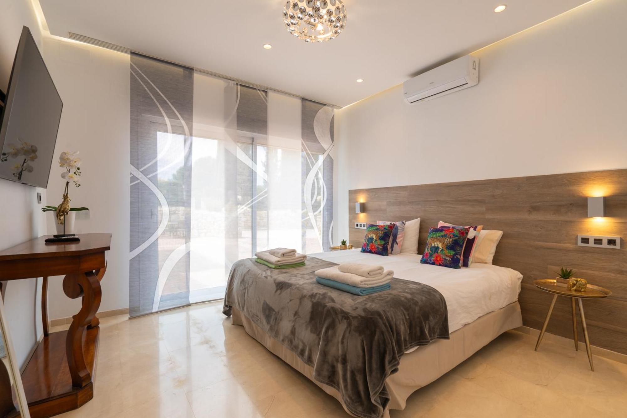 Villa Vista Verde Mijas Golf - Luxury with Optional heated pool & jacuzzi