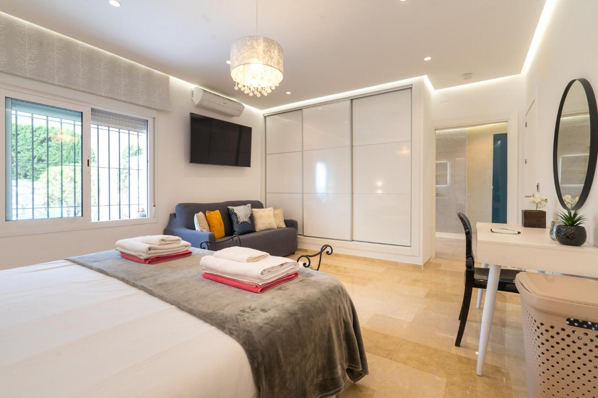 Villa Vista Verde Mijas Golf - Luxury with Optional heated pool & jacuzzi