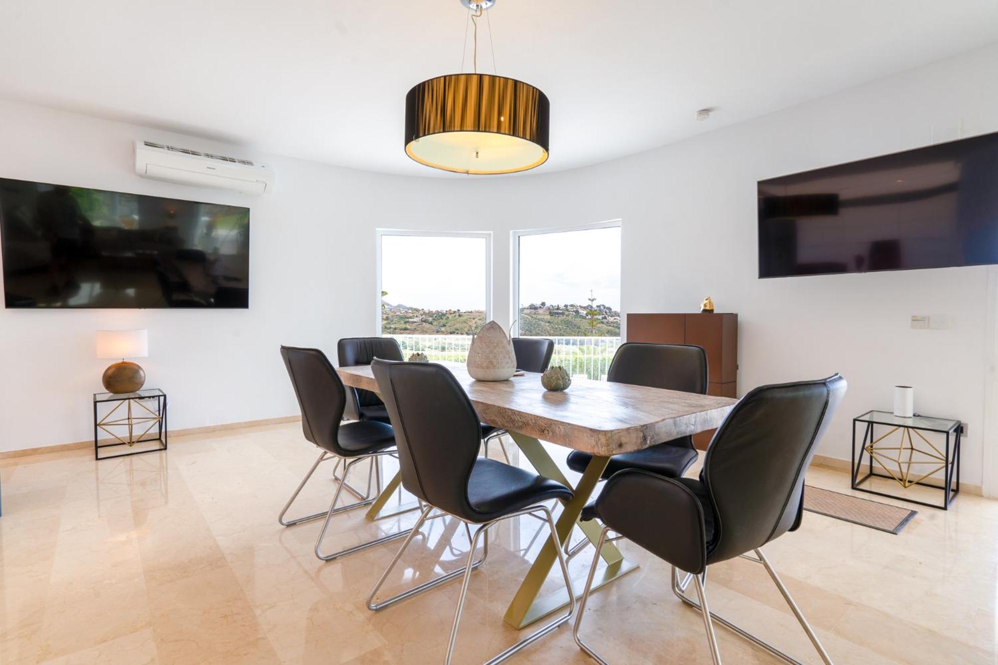 Villa Vista Verde Mijas Golf - Luxury with Optional heated pool & jacuzzi