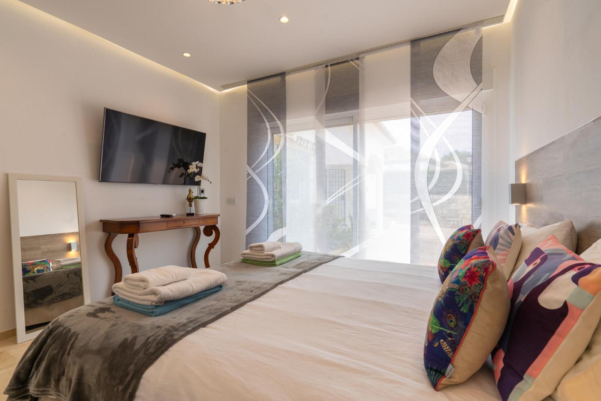 Villa Vista Verde Mijas Golf - Luxury with Optional heated pool & jacuzzi