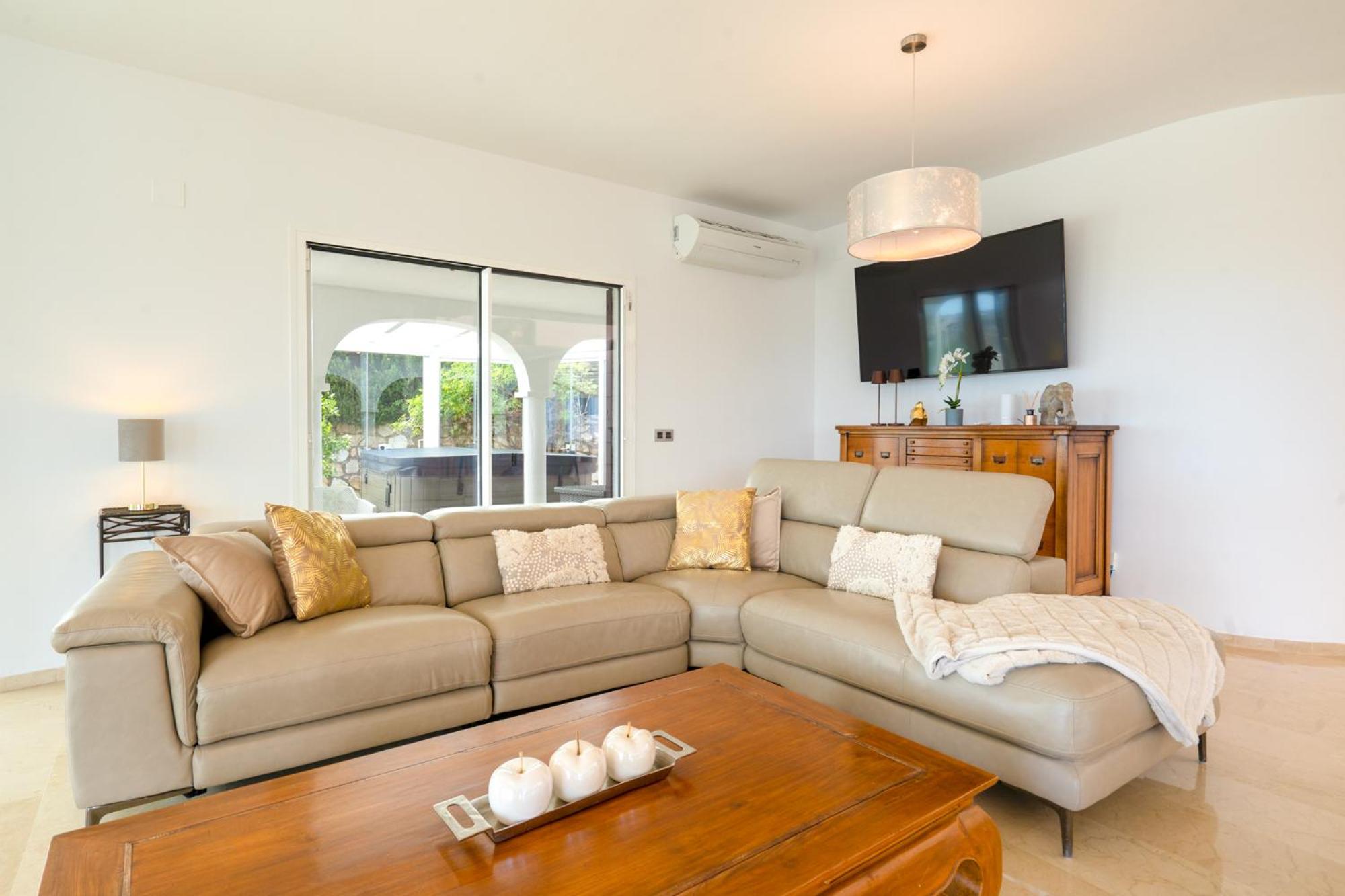 Villa Vista Verde Mijas Golf - Luxury with Optional heated pool & jacuzzi