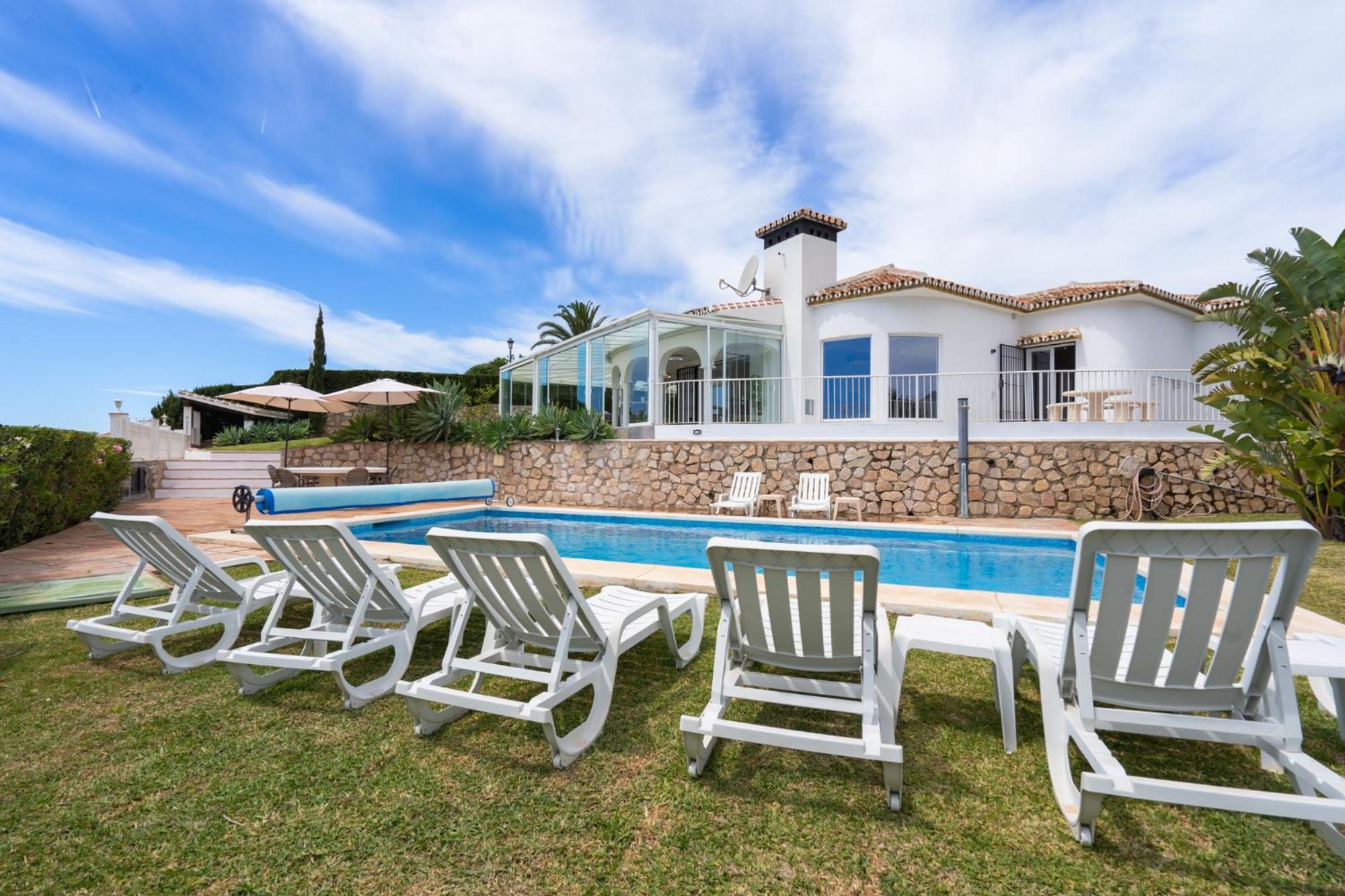 Villa Vista Verde Mijas Golf - Luxury with Optional heated pool & jacuzzi