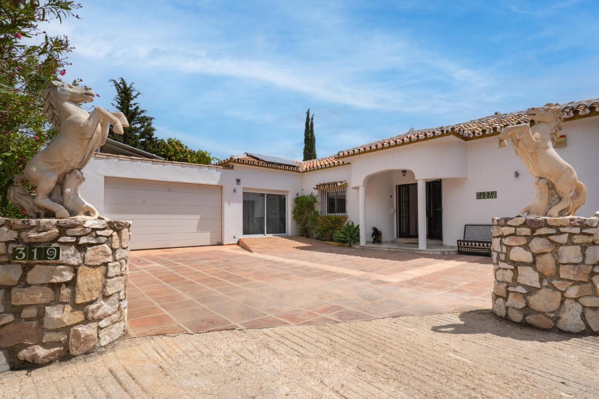 Villa Vista Verde Mijas Golf - Luxury with Optional heated pool & jacuzzi