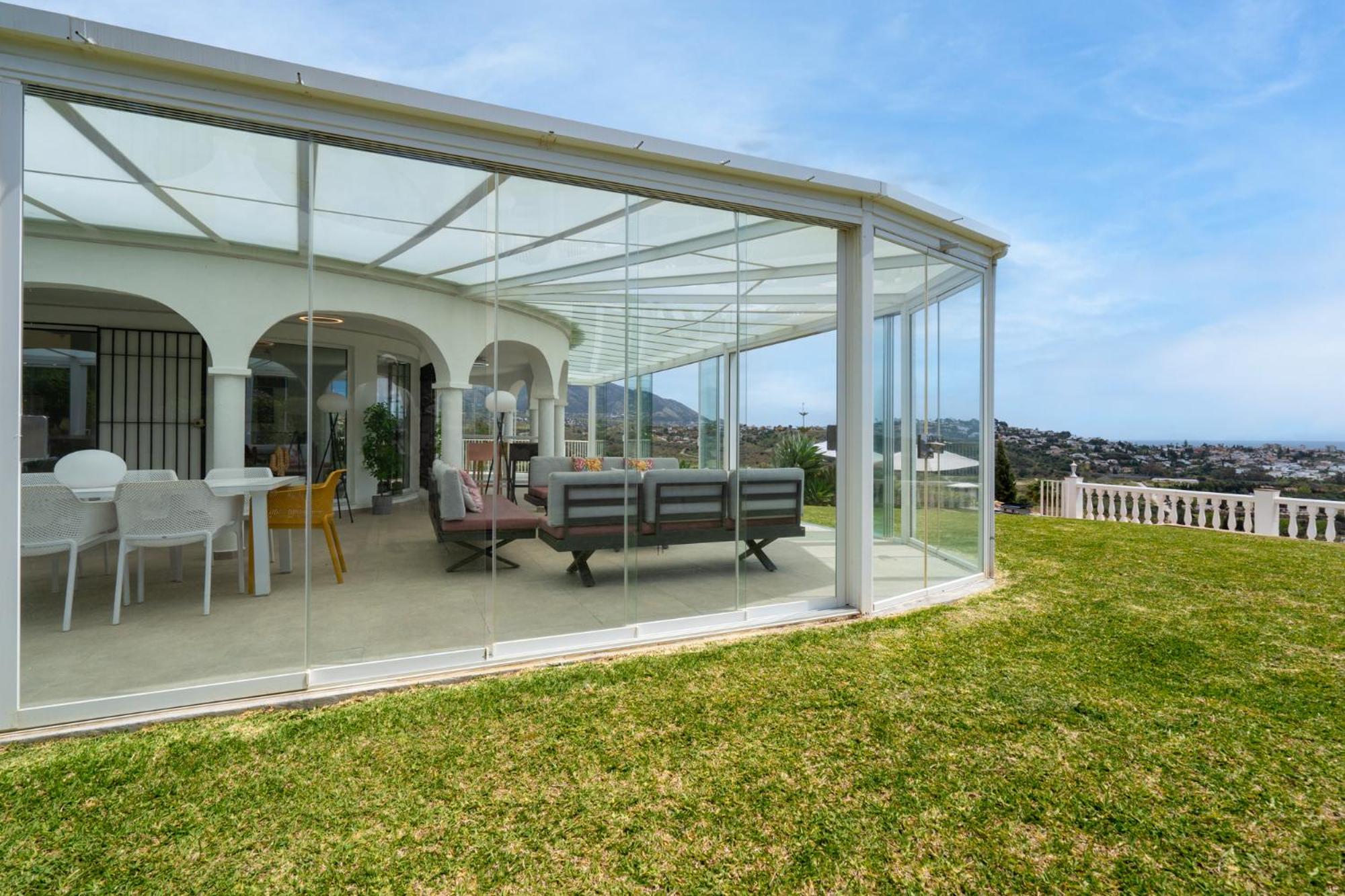Villa Vista Verde Mijas Golf - Luxury with Optional heated pool & jacuzzi