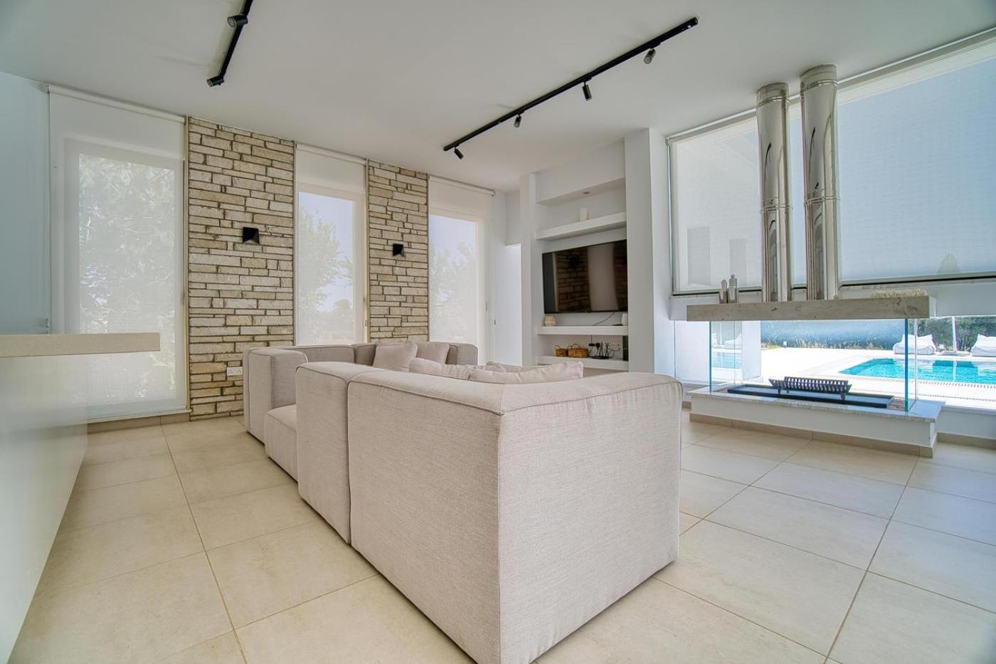 Luxury Oasis Villa