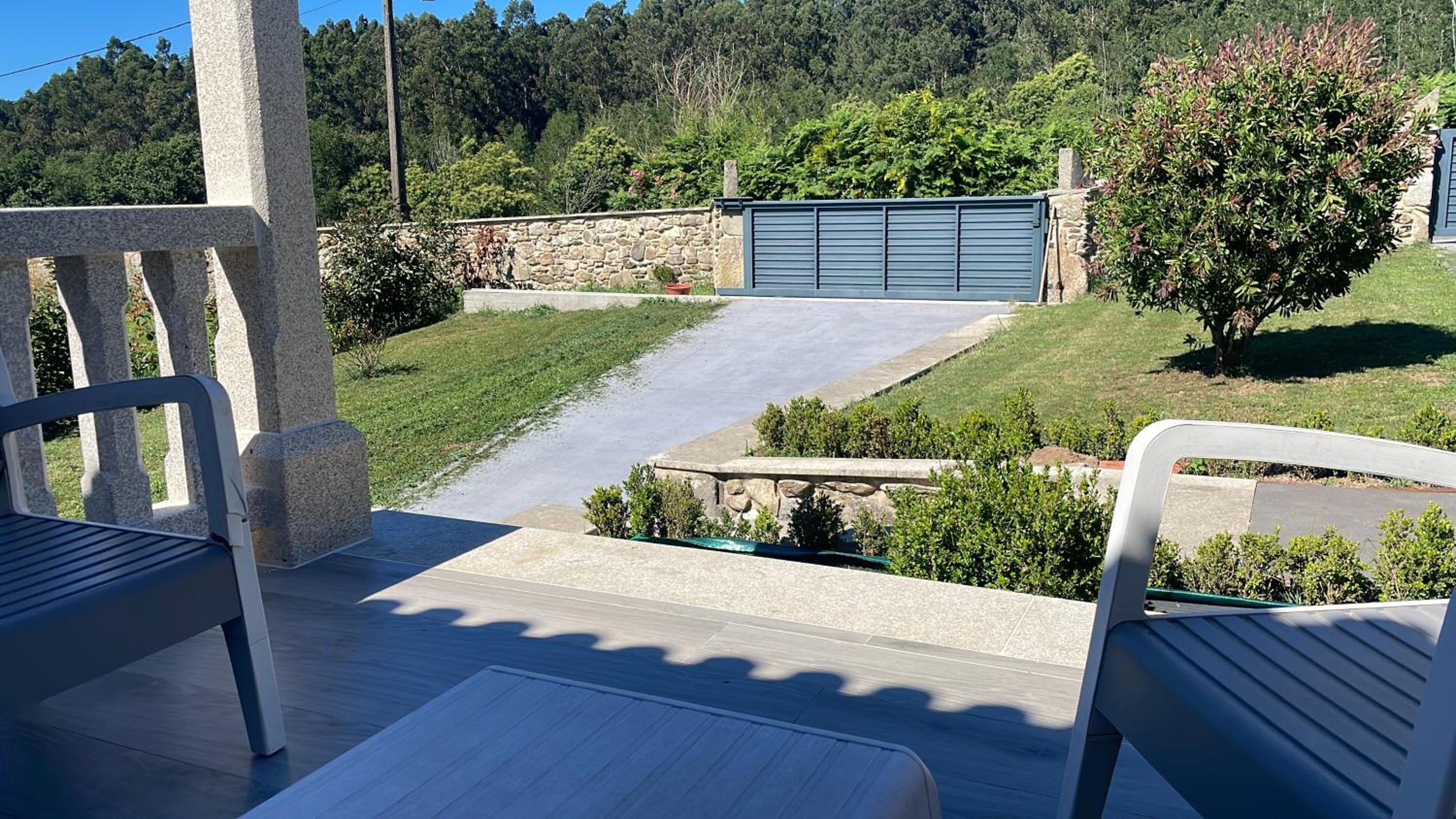 Casa vanguardista en el campo cerca de Santiago