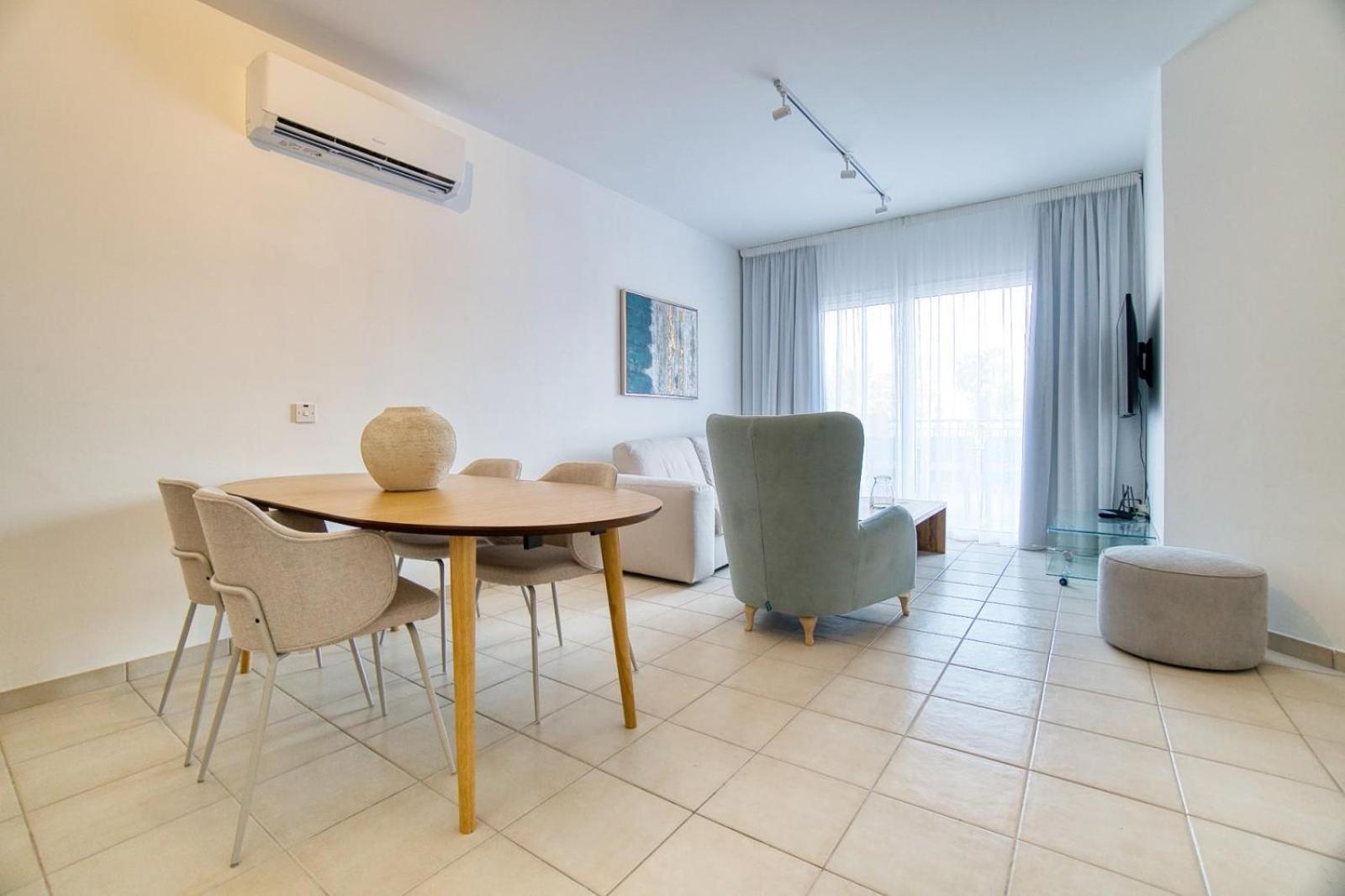 Limnaria Gardens B 103