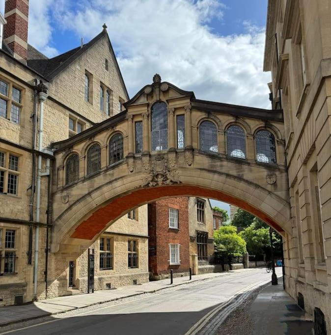 Elegant Flat in Oxford Center with Parking view 3