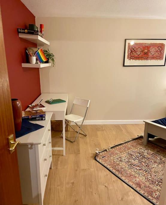 Elegant Flat in Oxford Center with Parking view 4