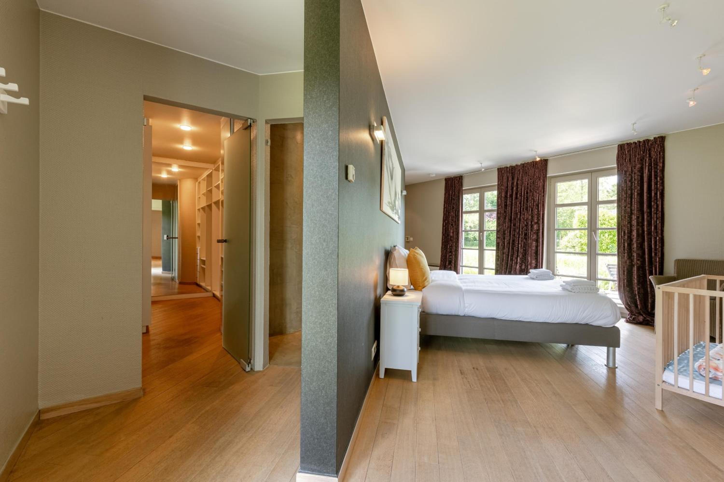 Astoria House