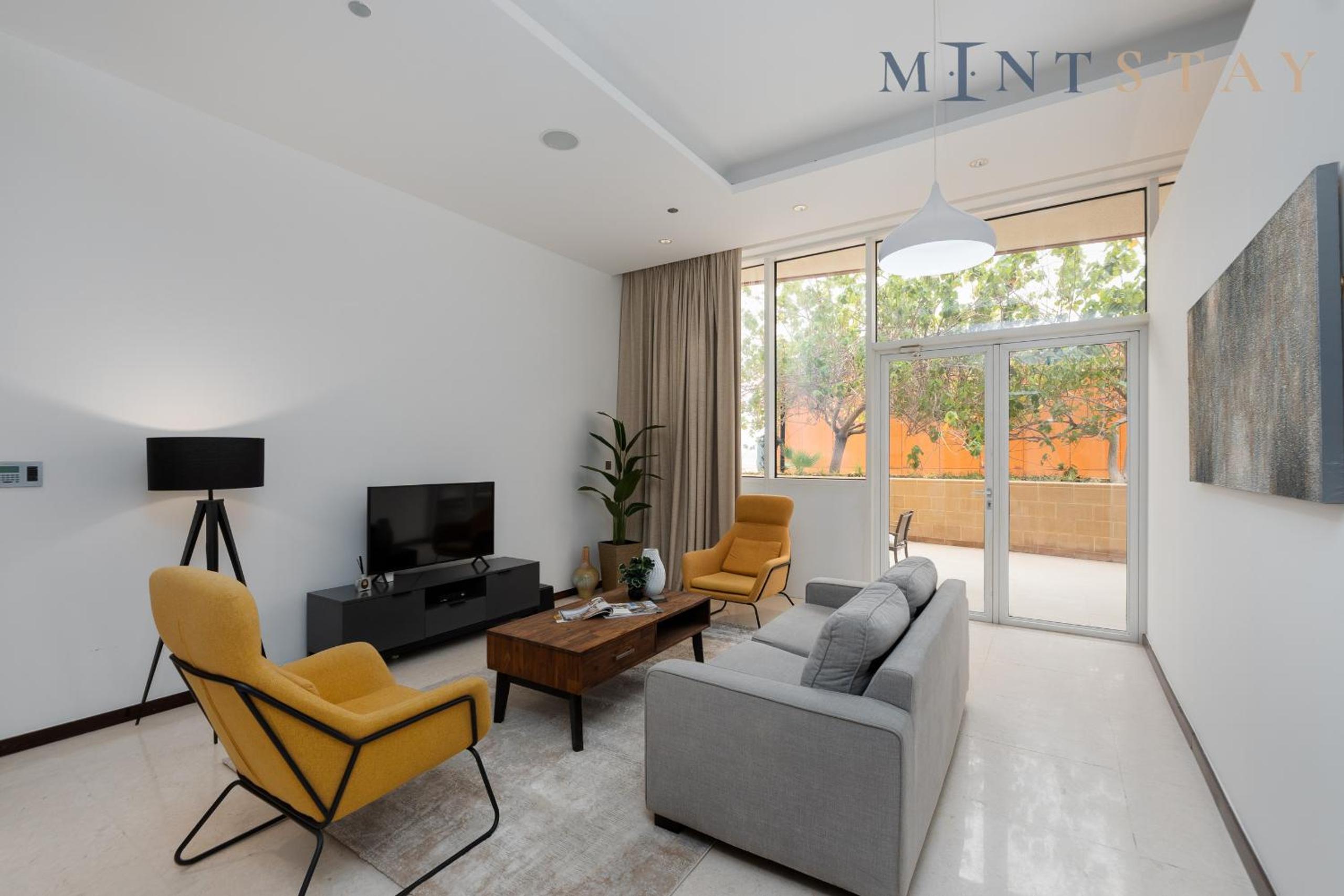 Tiara Beach Residences, Palm Jumeirah Dubai - Mint Stay