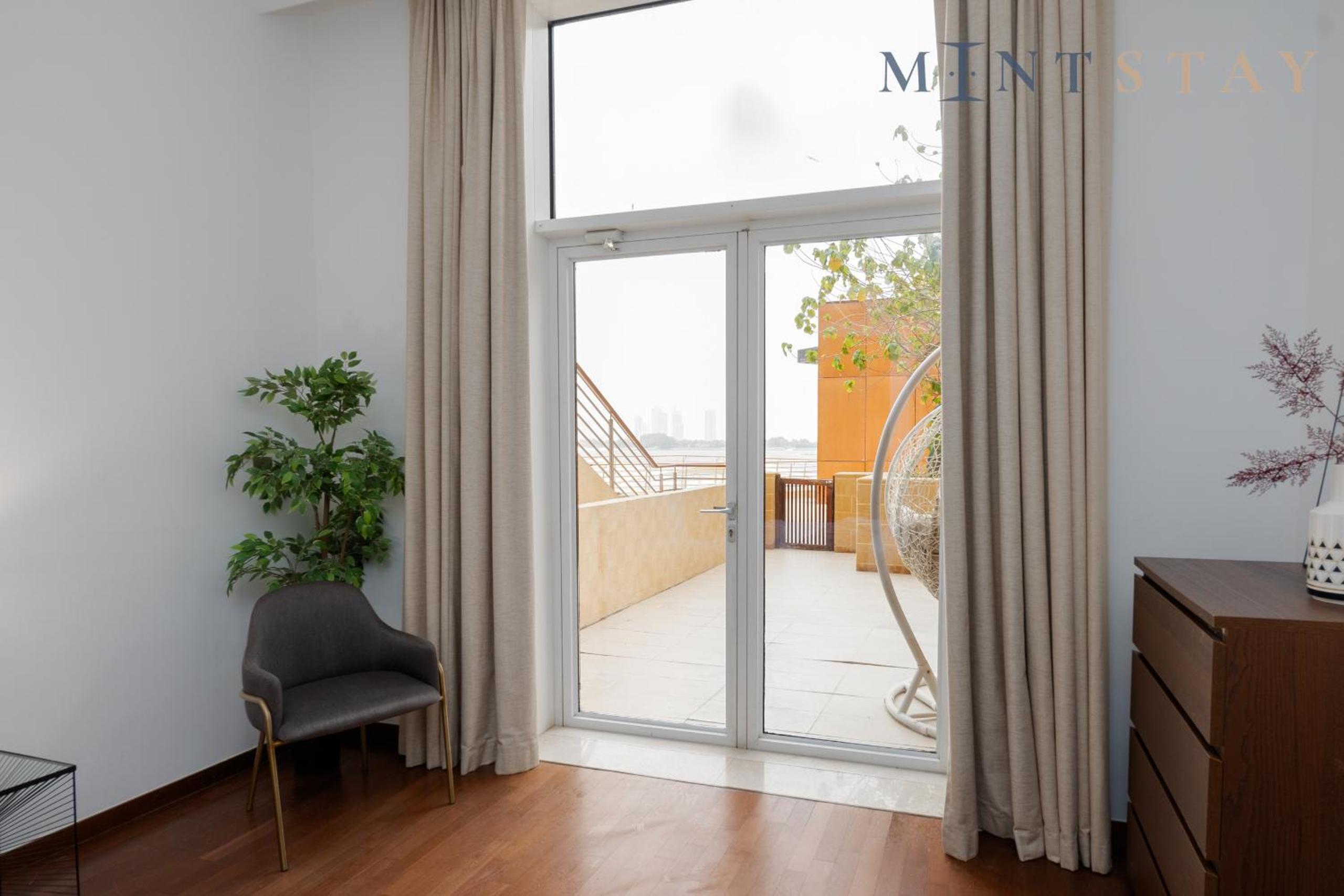 Tiara Beach Residences, Palm Jumeirah Dubai - Mint Stay