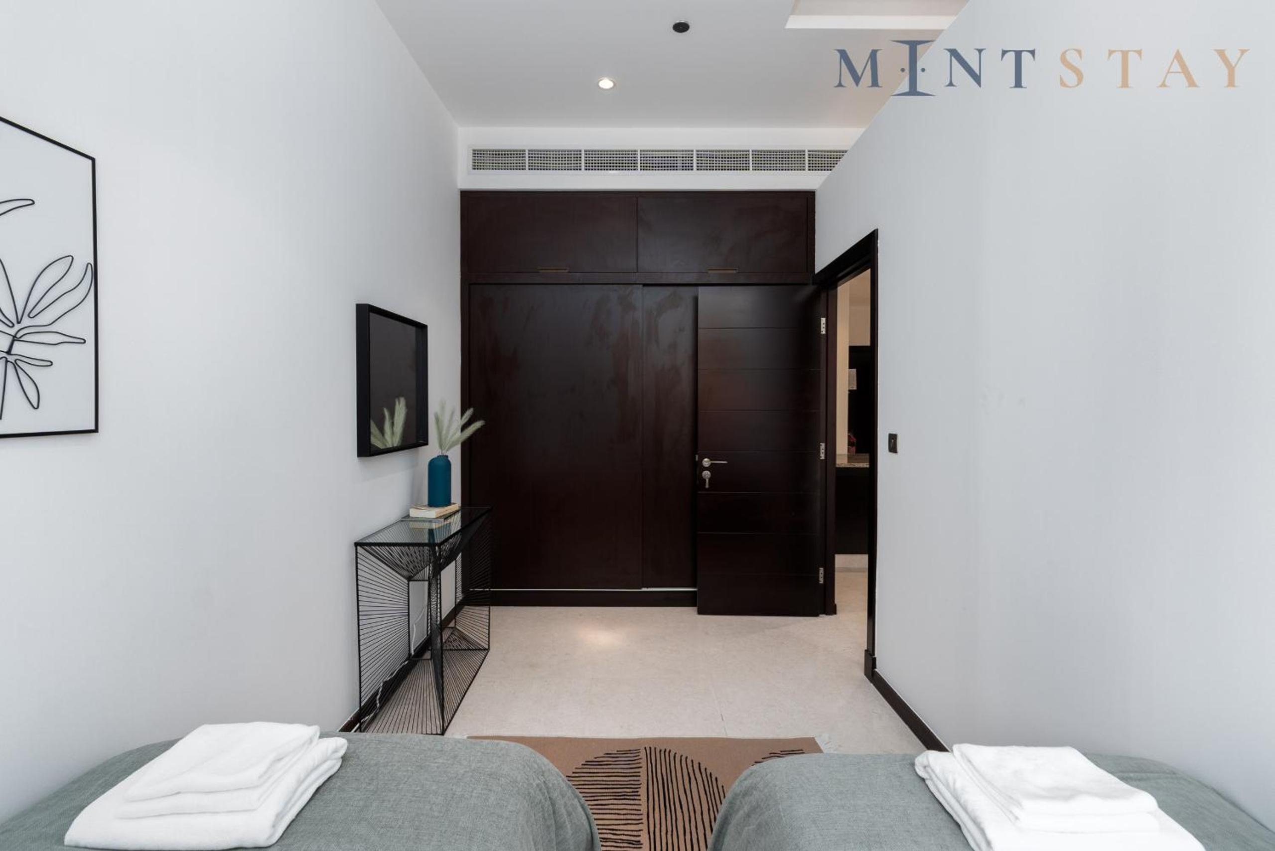 Tiara Beach Residences, Palm Jumeirah Dubai - Mint Stay