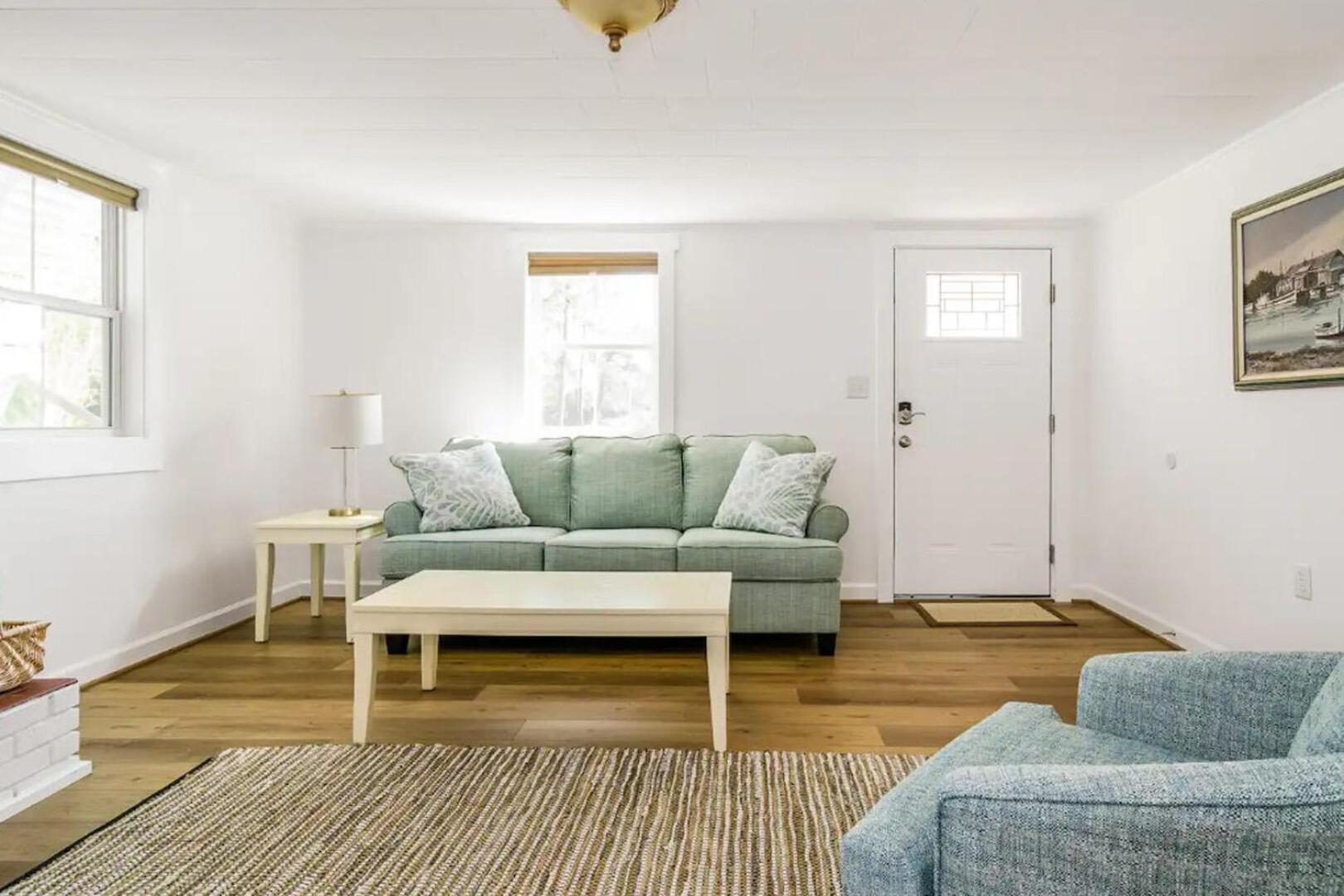 Watermans Cottage 3 Bedroom Home at Roanoke Park view 2
