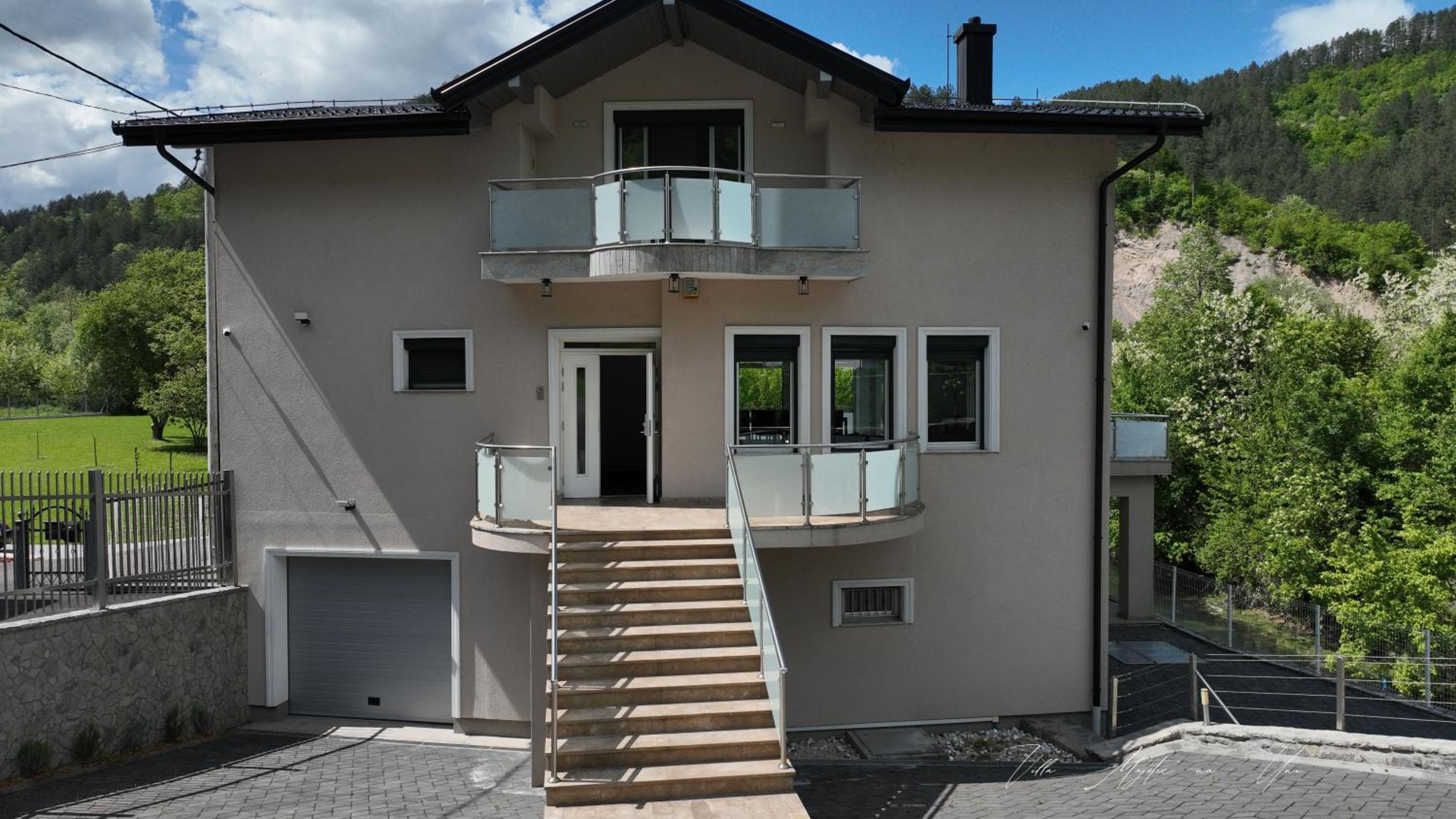 Villa Majetic na Uni