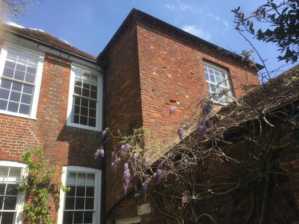 West Pallant Georgian Townhouse in City Centre with Courtyards, BBQ & Log Burners - Dogs Welcome! Chichester Holiday Properties view 3