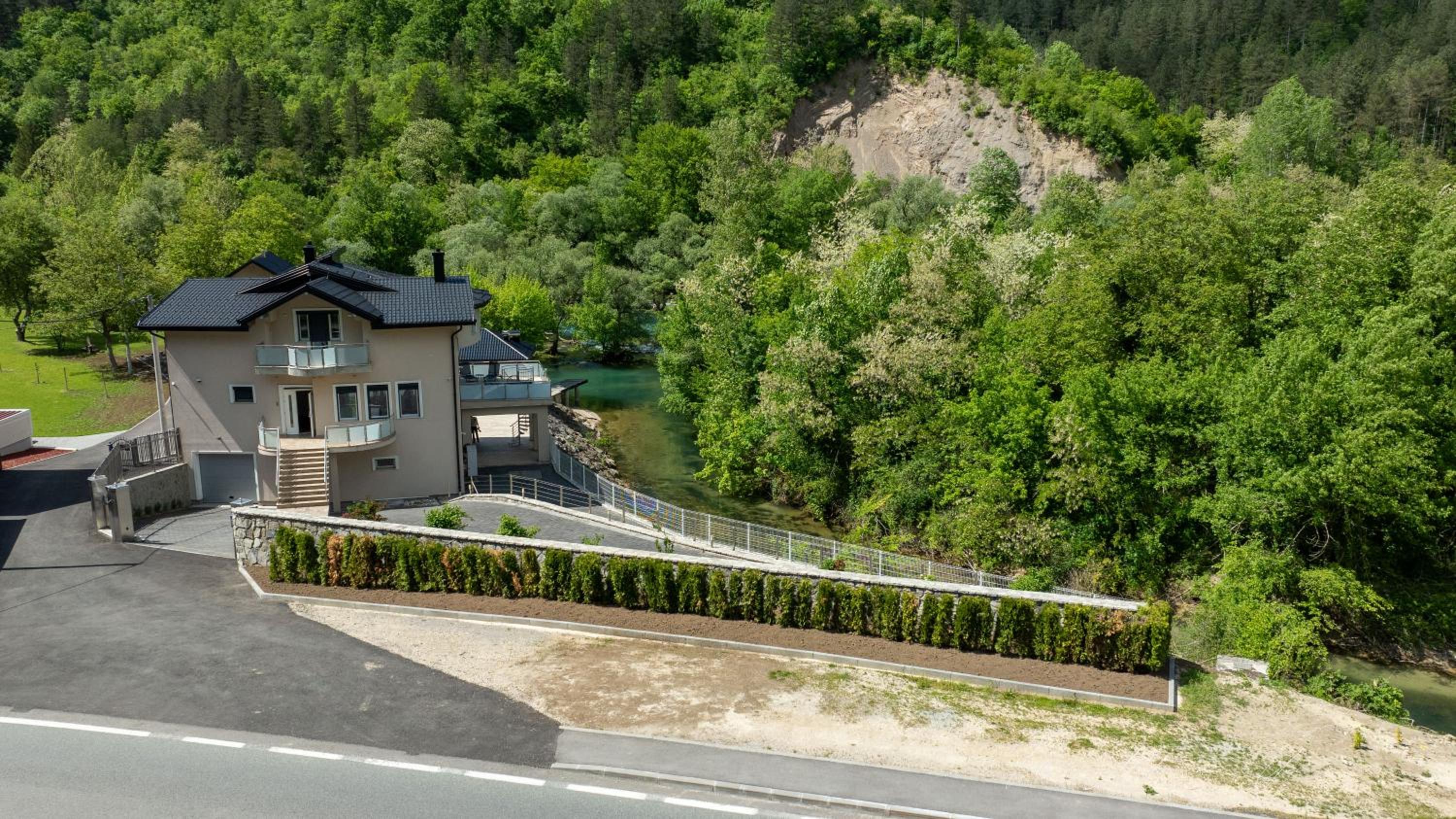 Villa Majetic na Uni