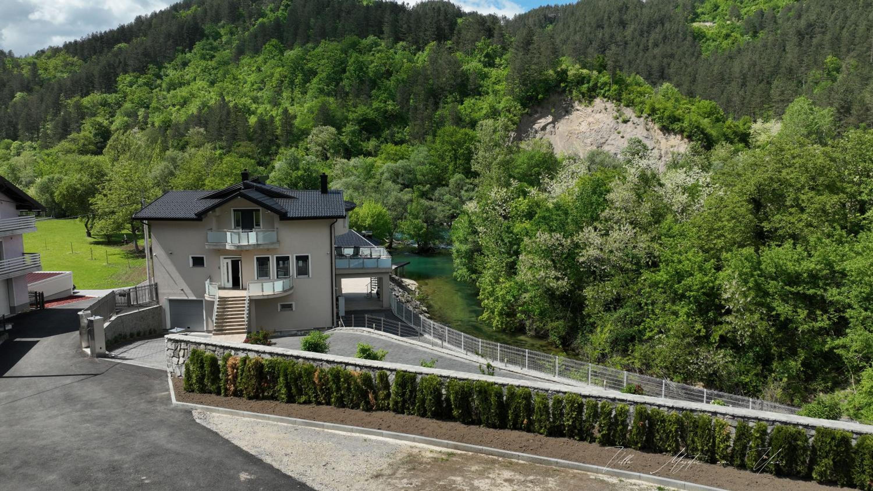 Villa Majetic na Uni