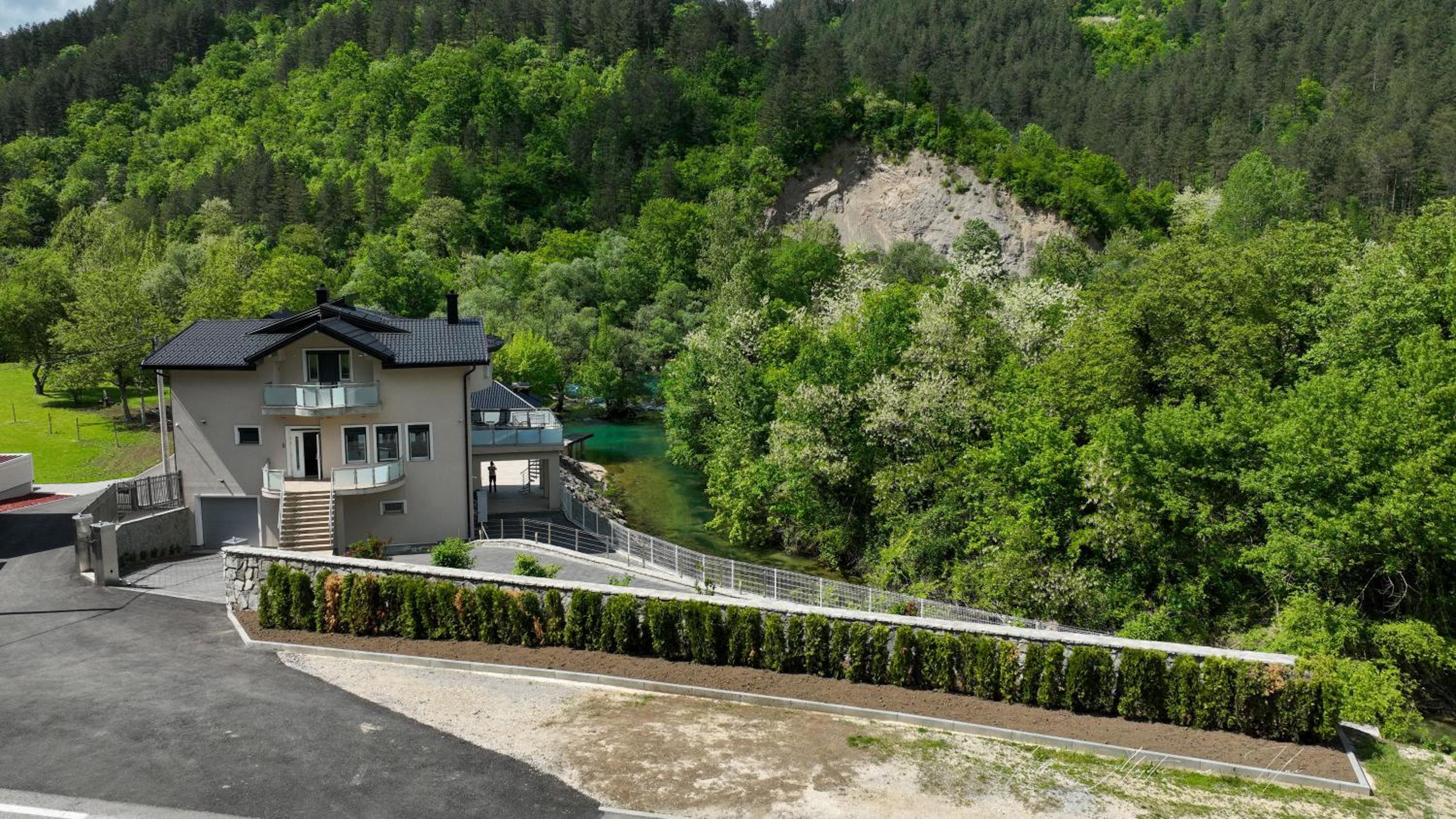 Villa Majetic na Uni