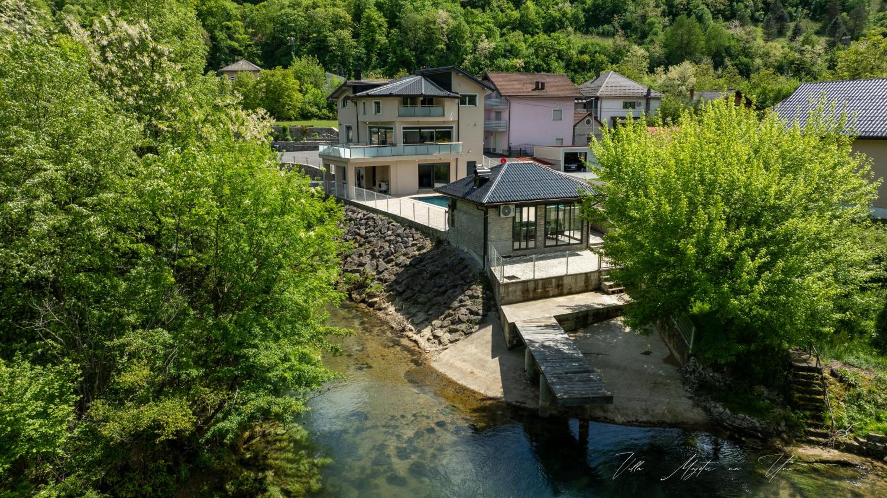 Villa Majetic na Uni