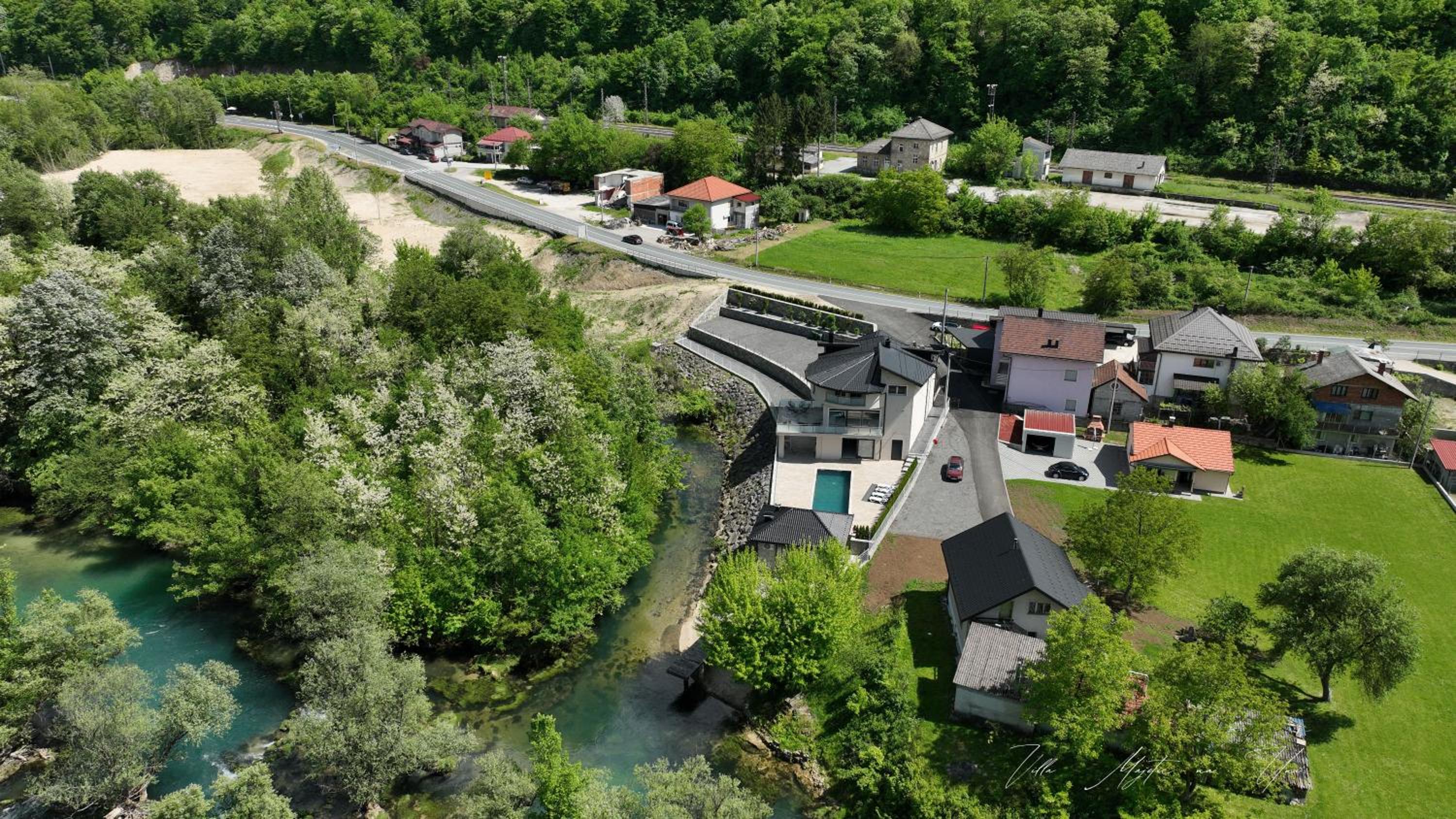 Villa Majetic na Uni