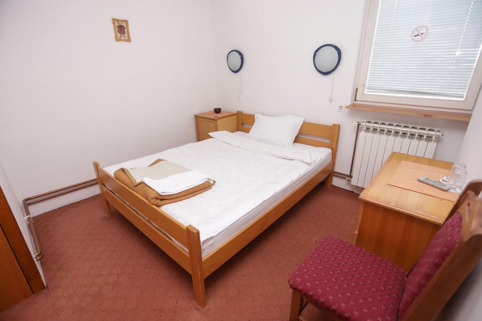 Restora Točak Mokro Rooms